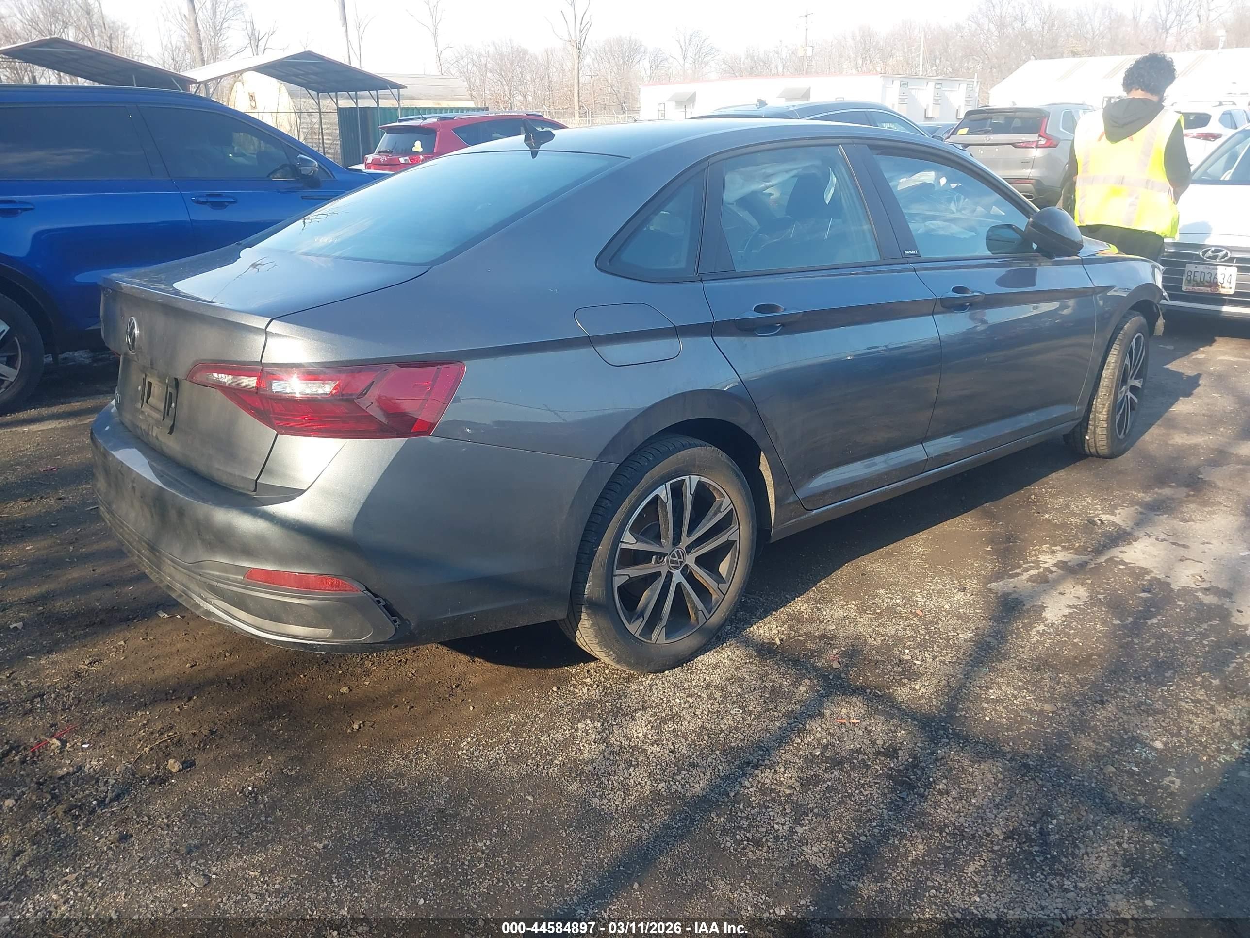 VOLKSWAGEN JETTA image 4