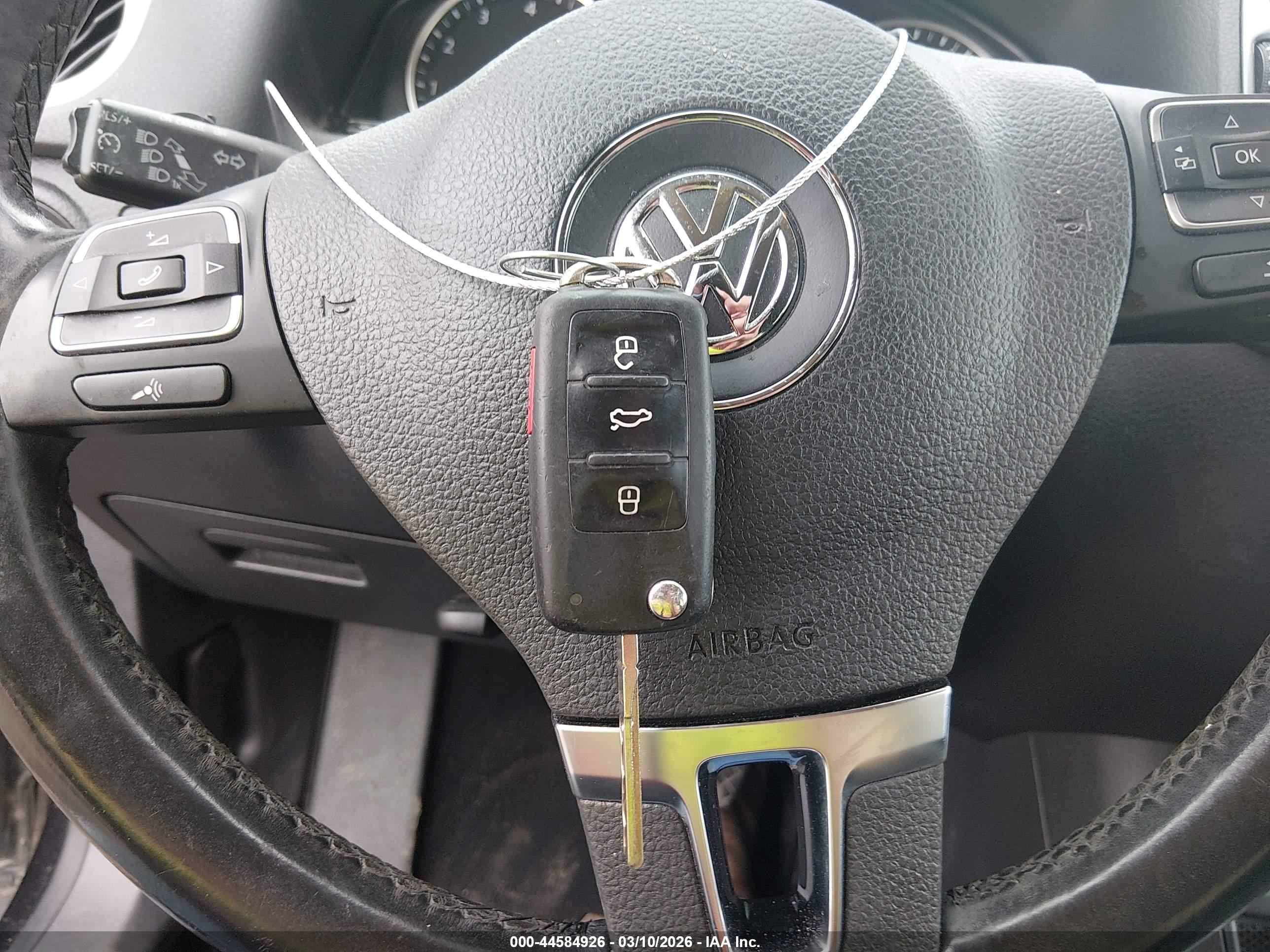 VOLKSWAGEN TIGUAN image 11