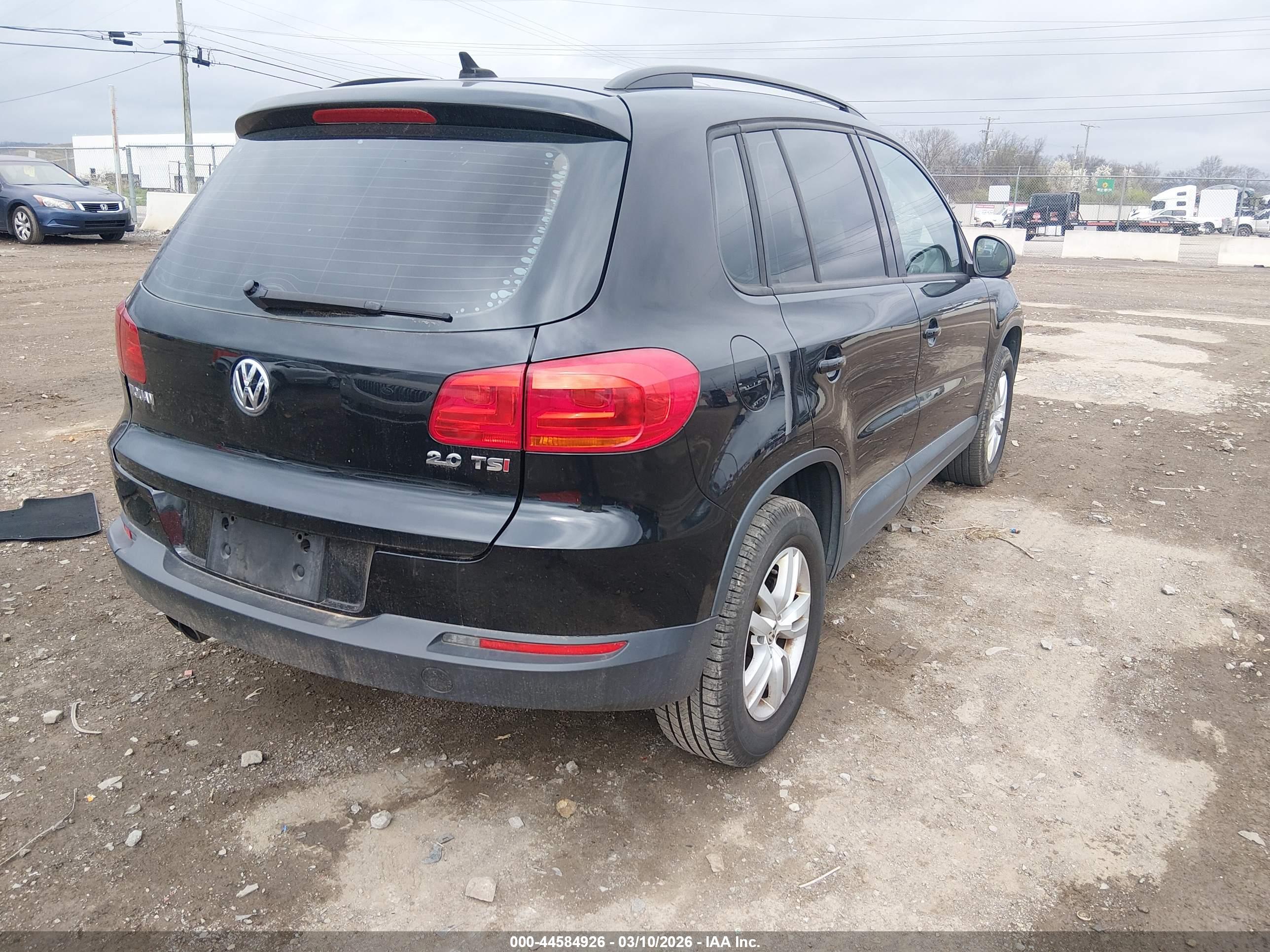 VOLKSWAGEN TIGUAN image 4