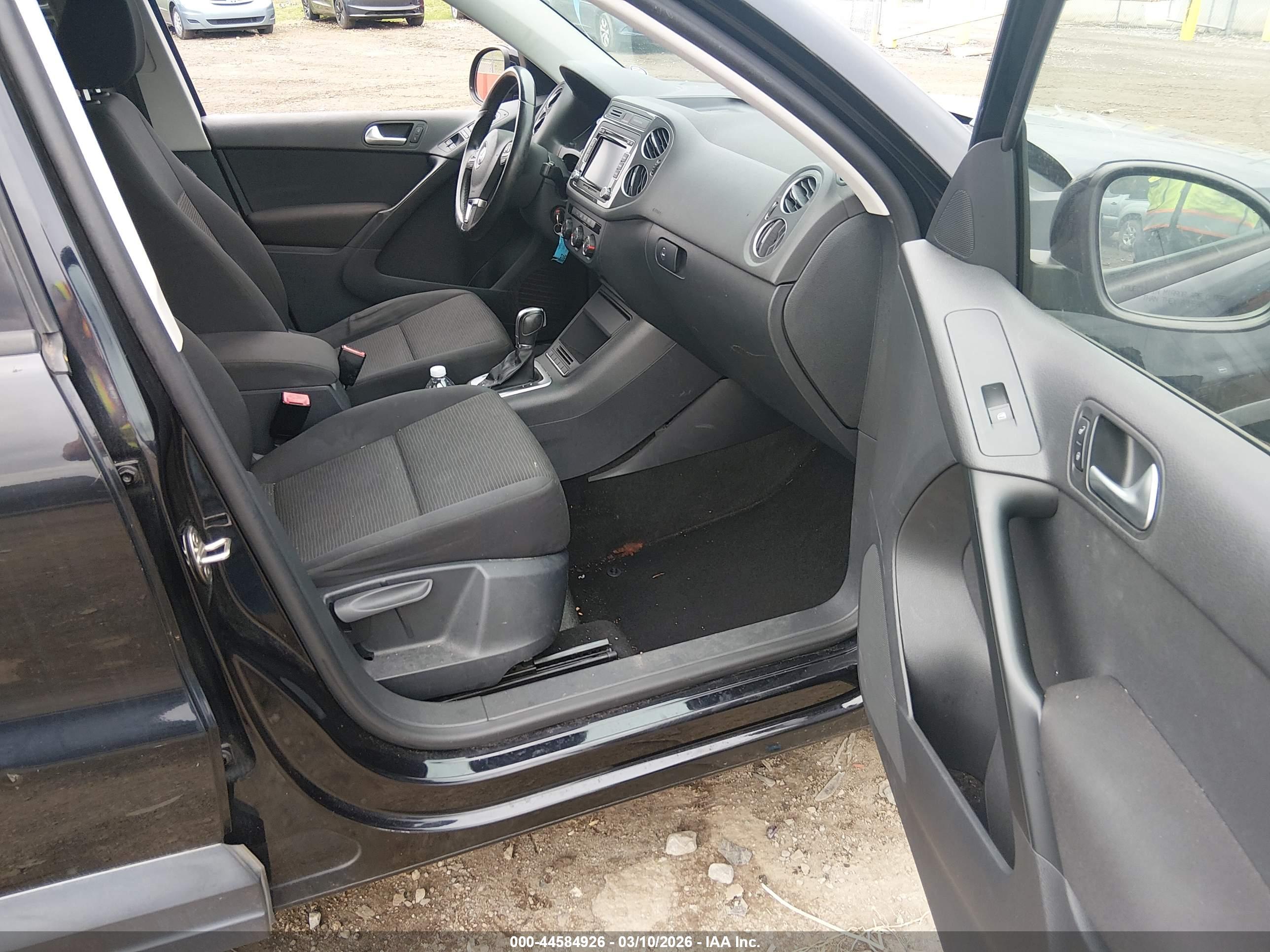 VOLKSWAGEN TIGUAN image 5