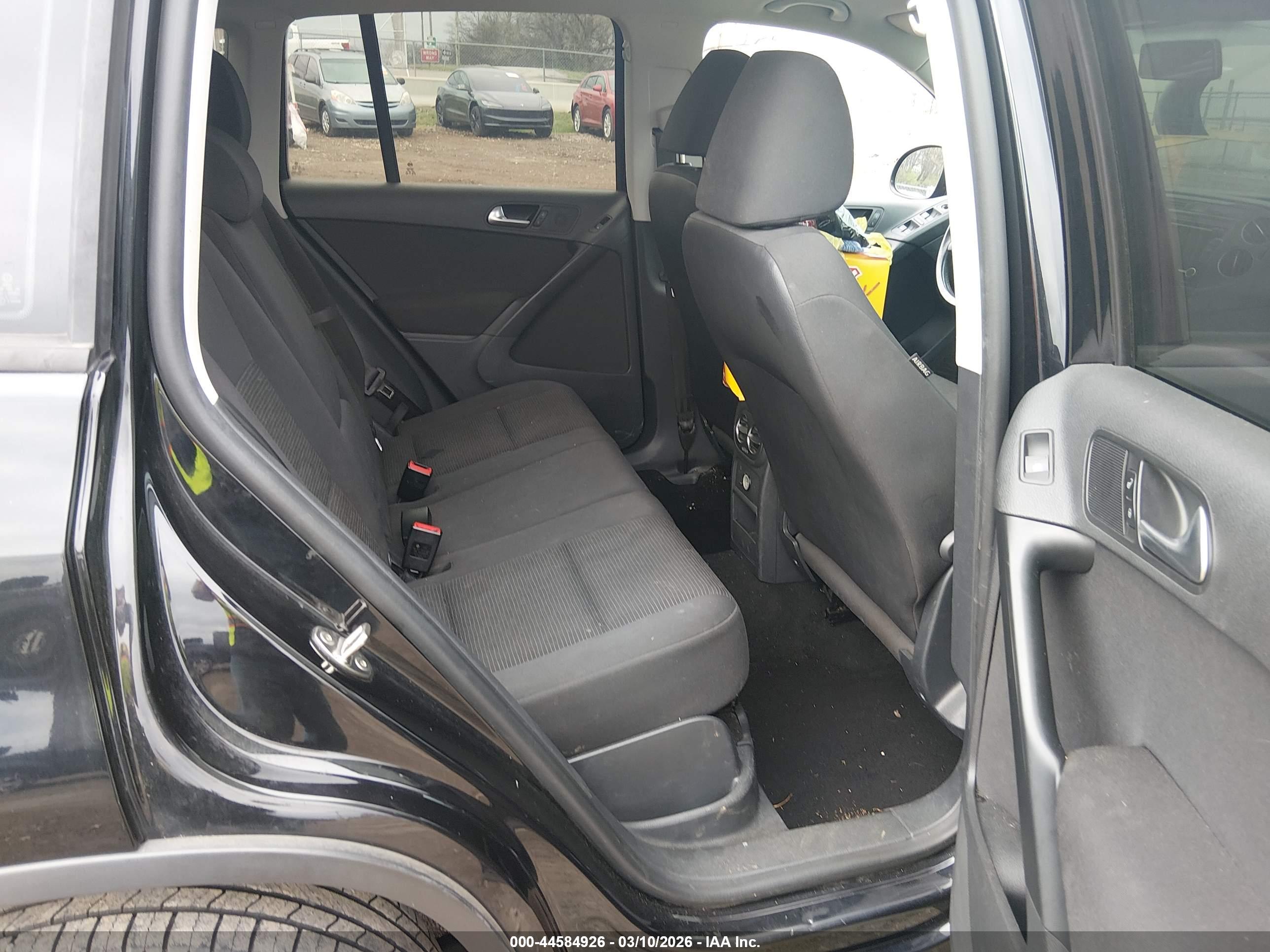 VOLKSWAGEN TIGUAN image 8