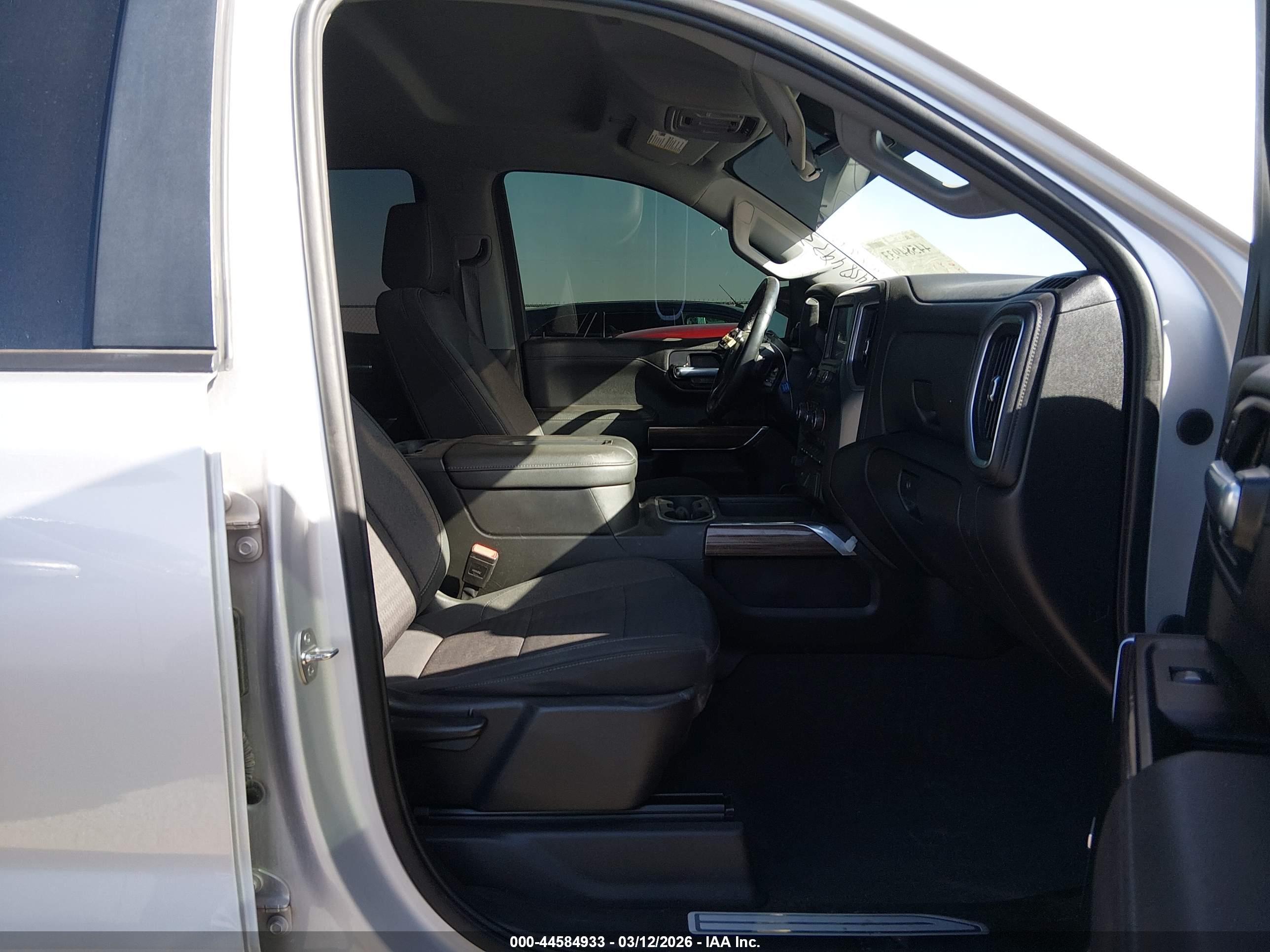 CHEVROLET SILVERADO image 5