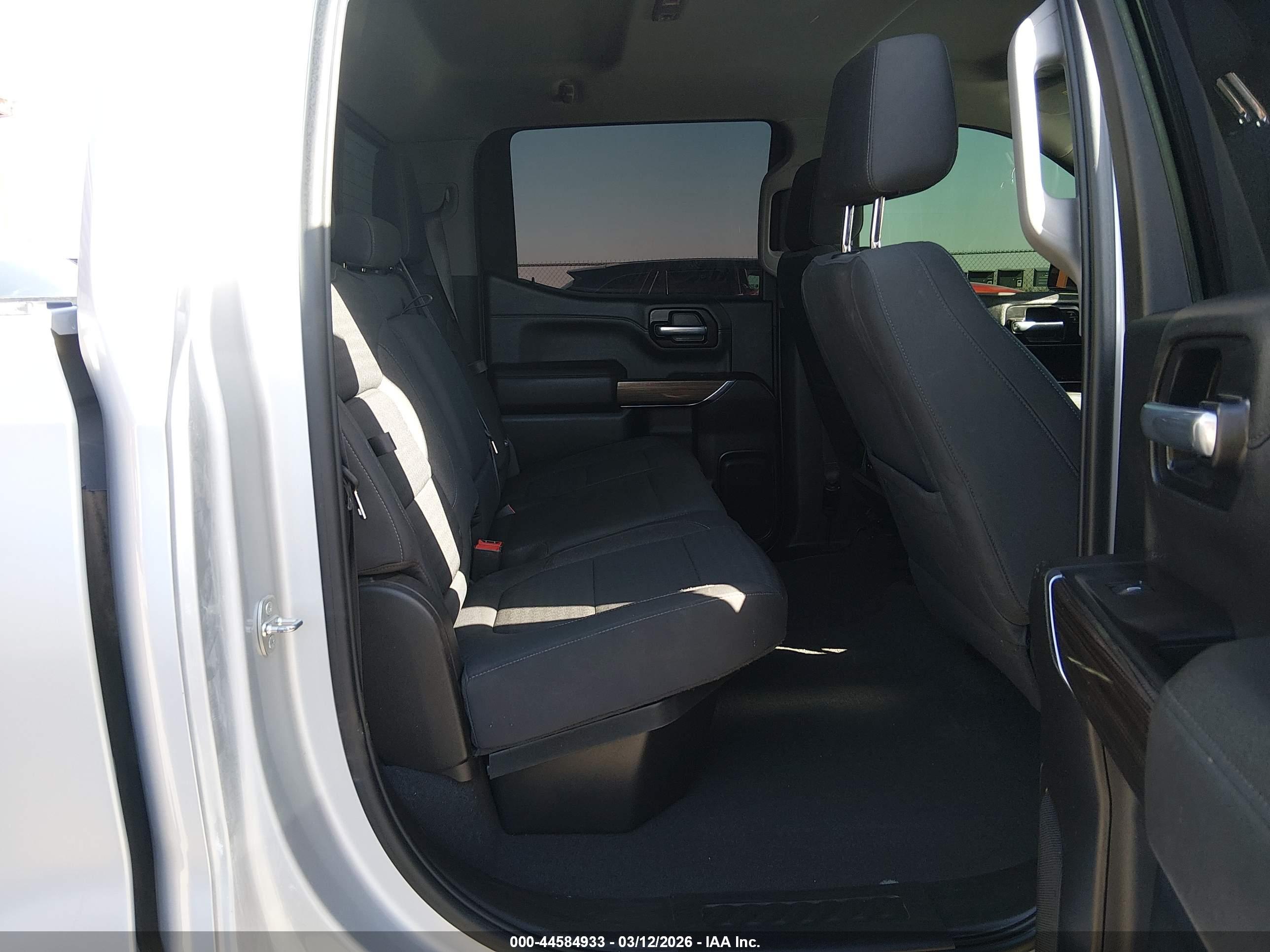 CHEVROLET SILVERADO image 8