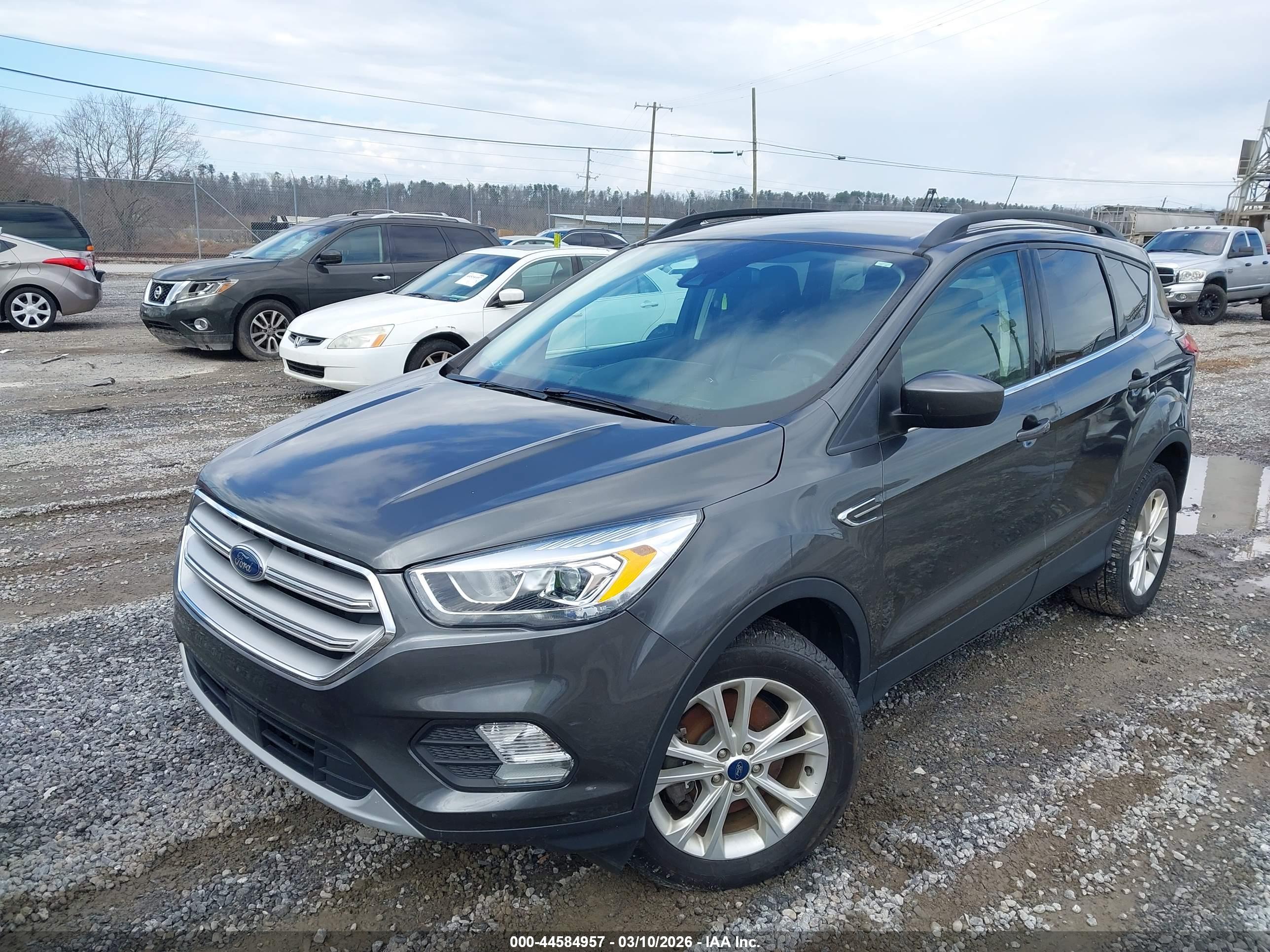 FORD ESCAPE image 2