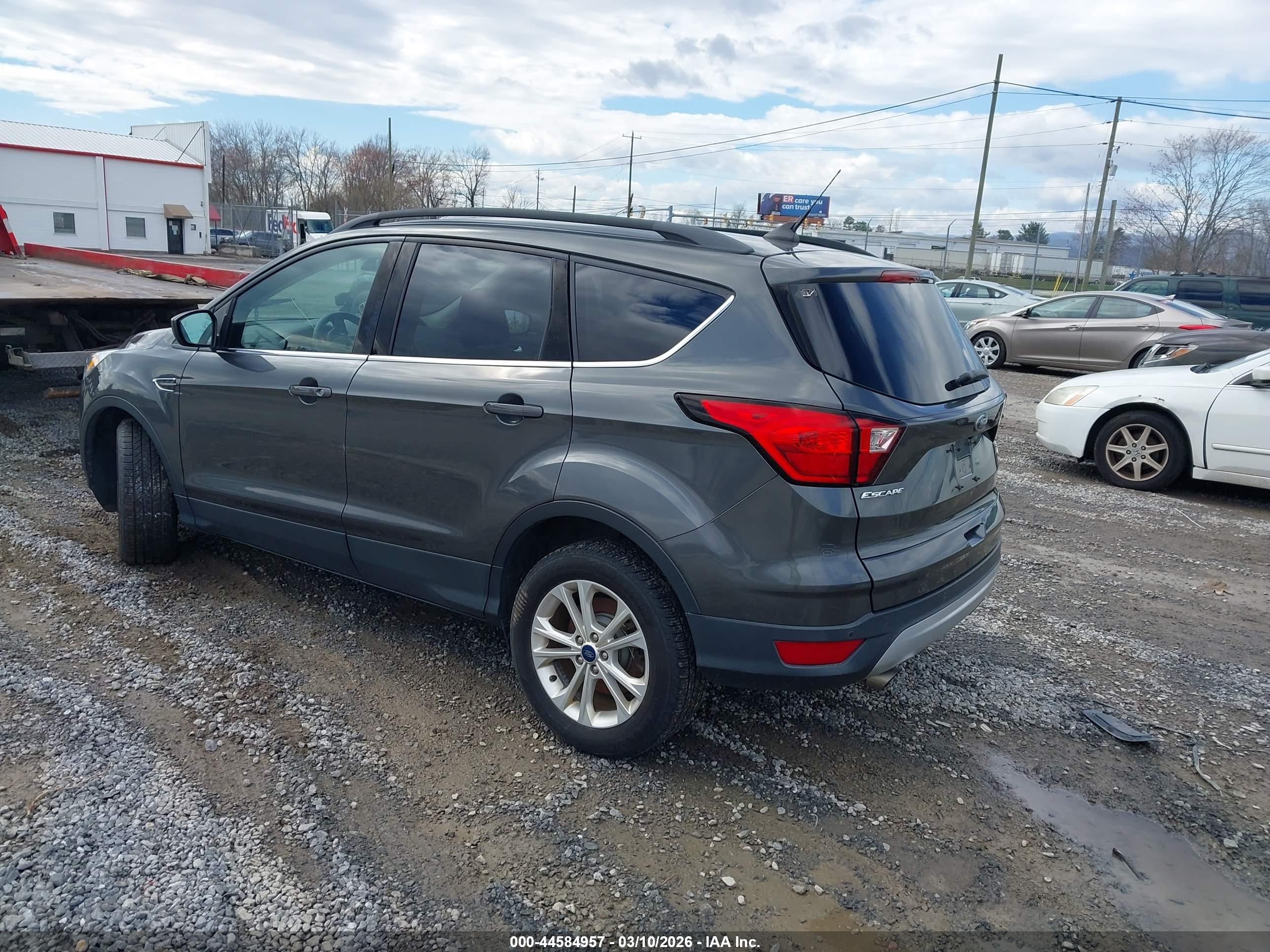 FORD ESCAPE image 3