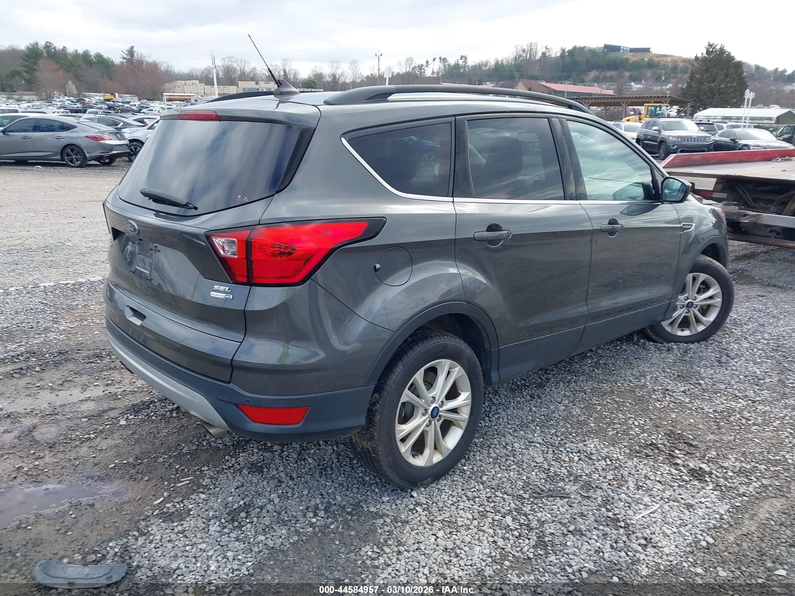 FORD ESCAPE image 4
