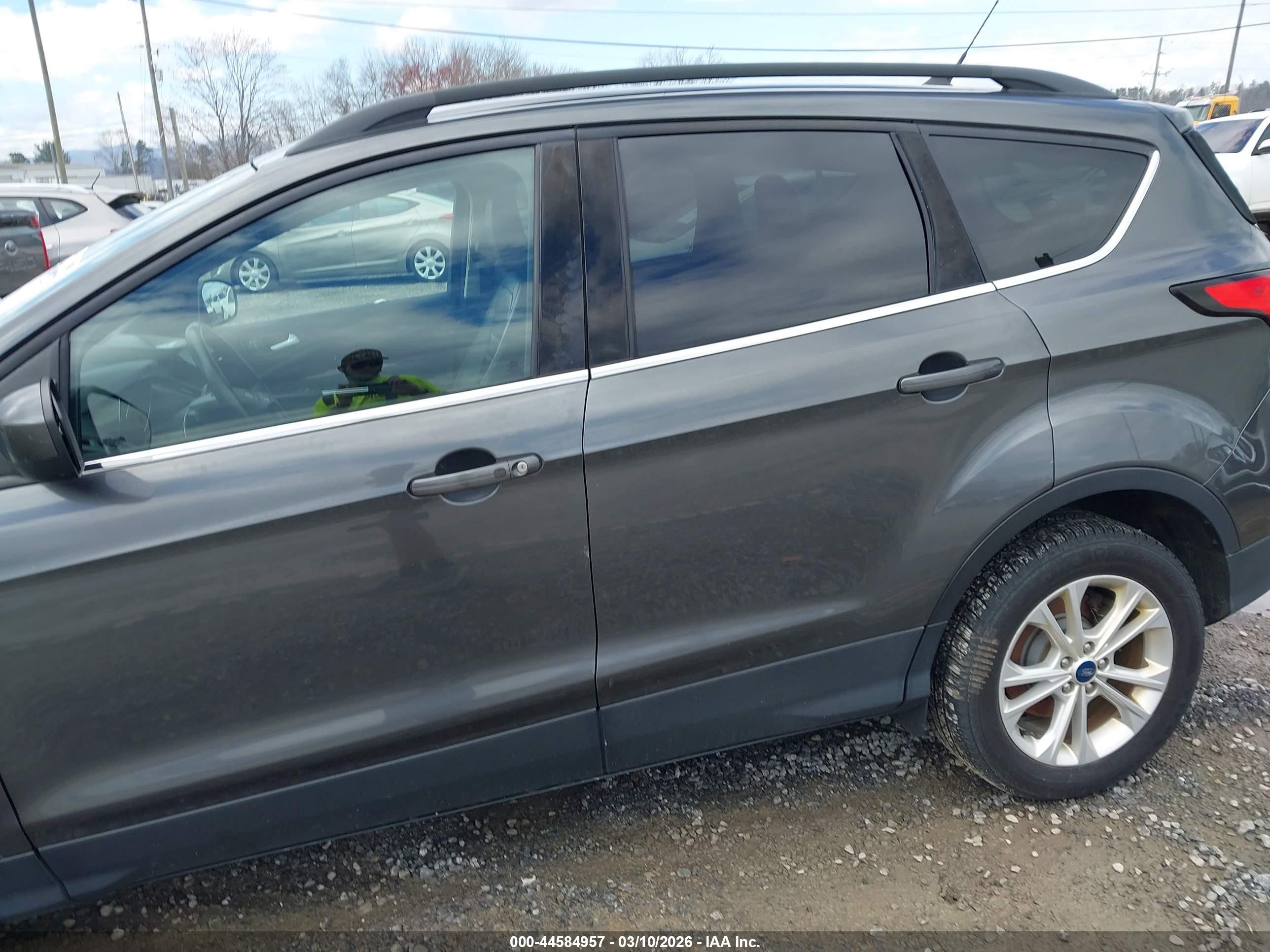 FORD ESCAPE image 6
