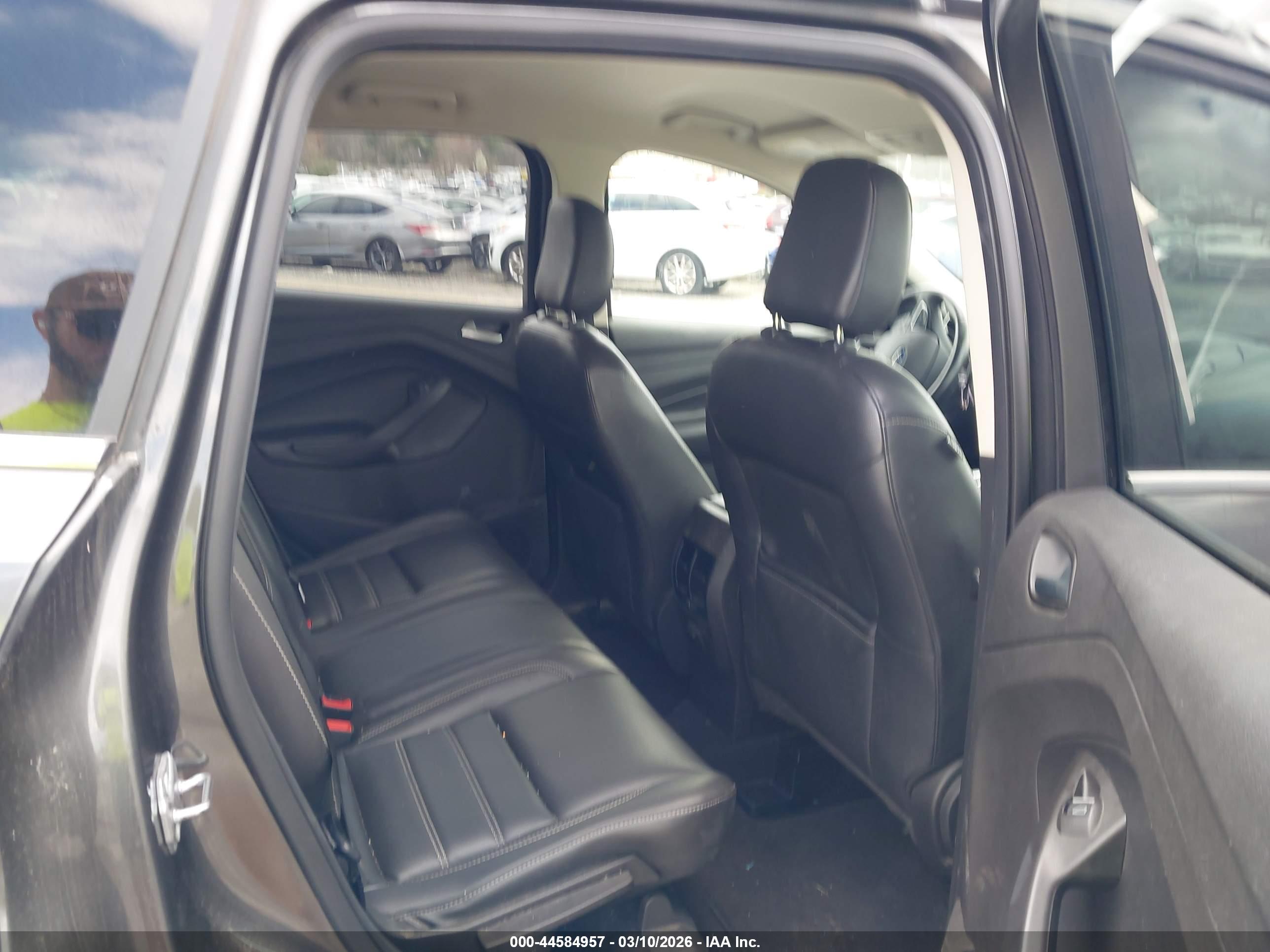 FORD ESCAPE image 8