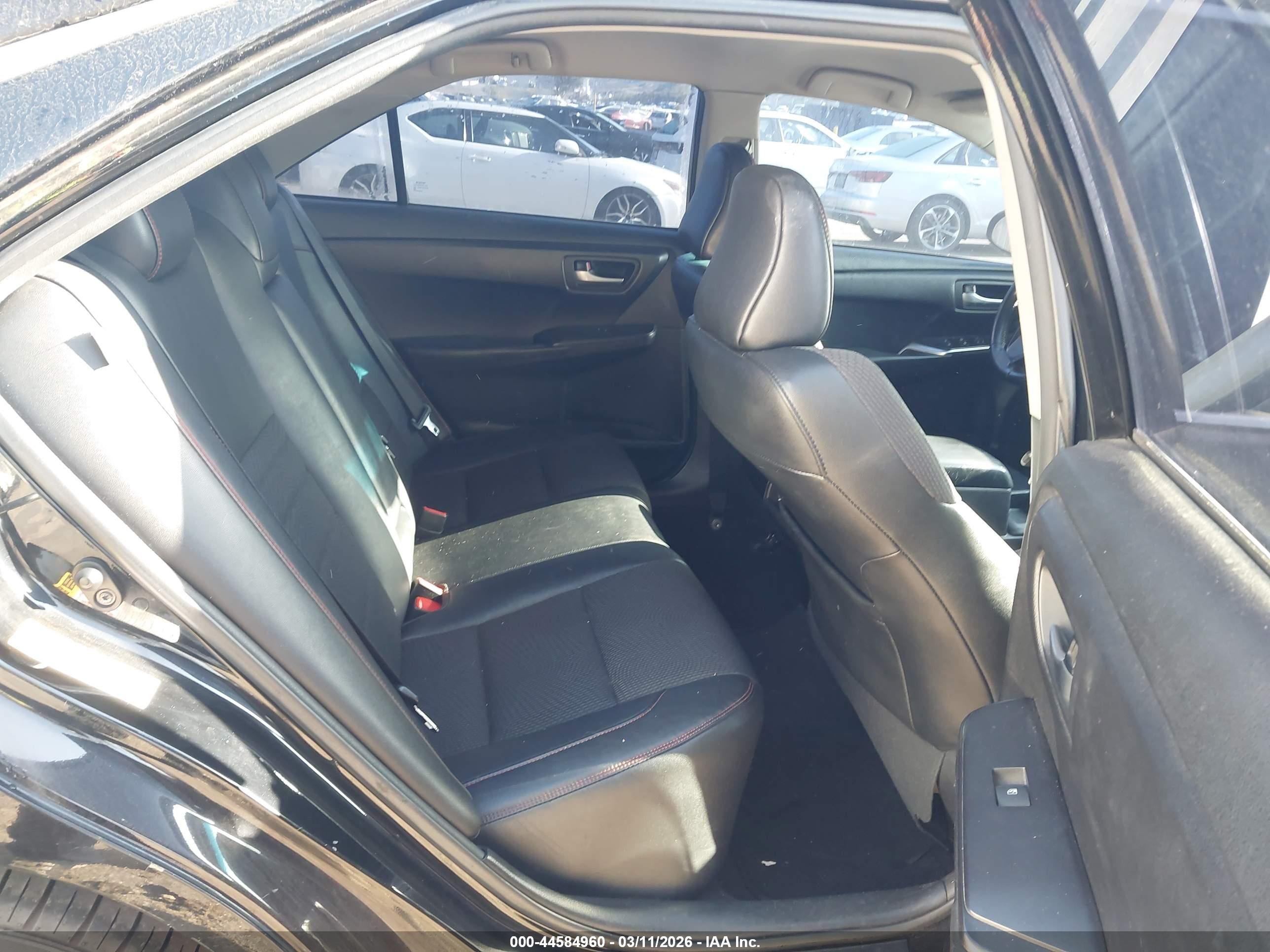 TOYOTA CAMRY image 8