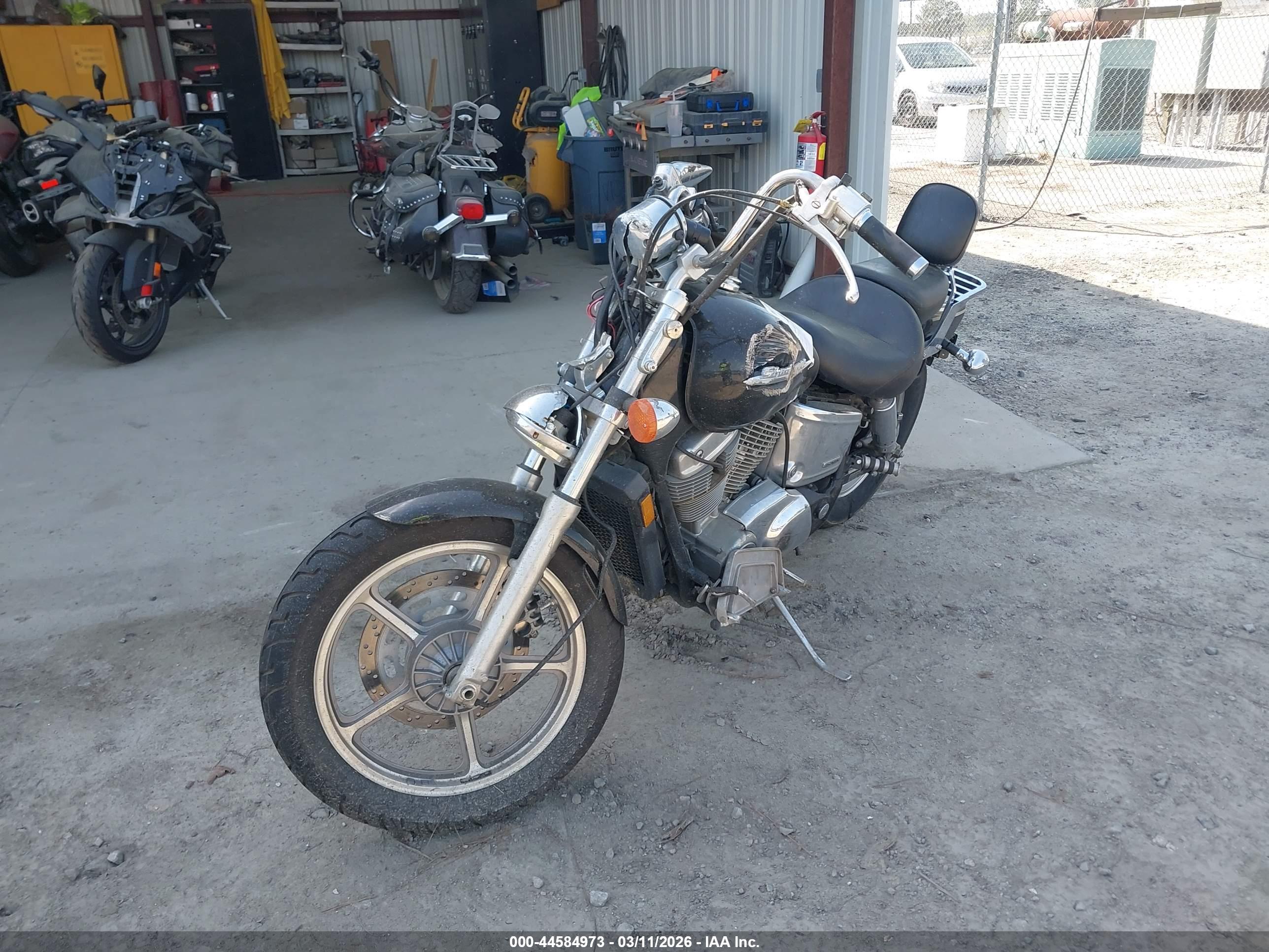 HONDA VT1100 image 2