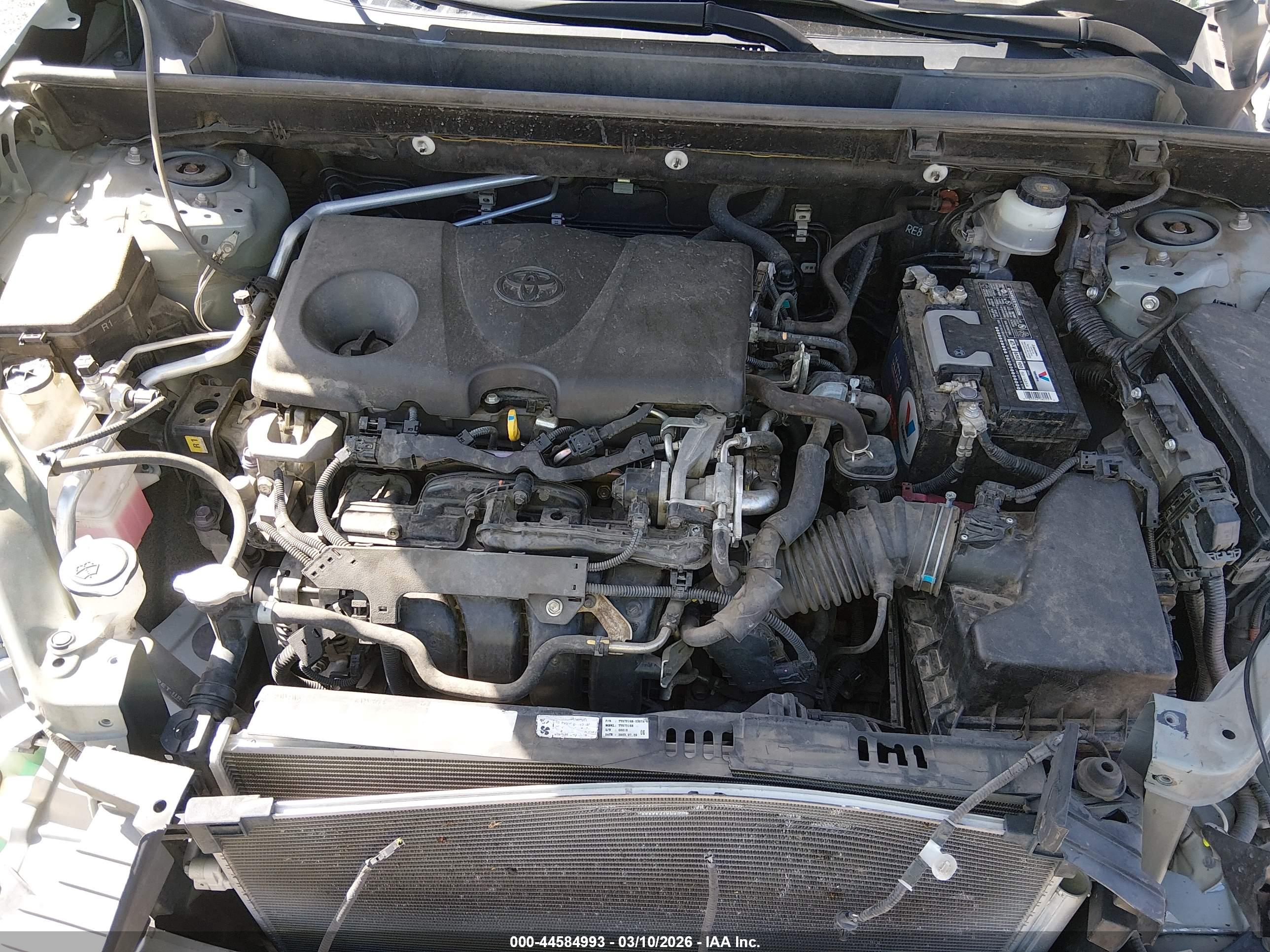 TOYOTA RAV4 image 10