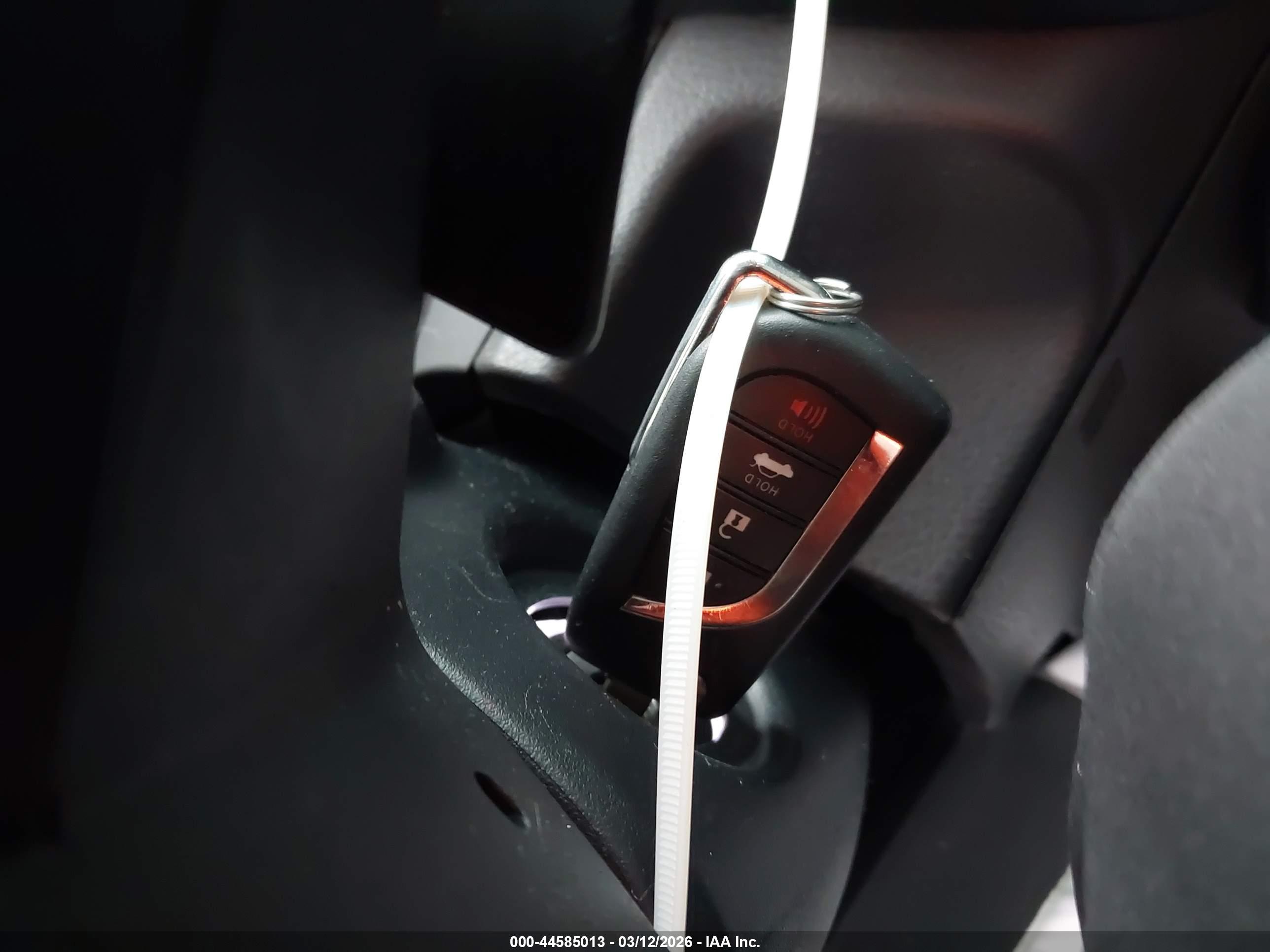 TOYOTA CAMRY image 11