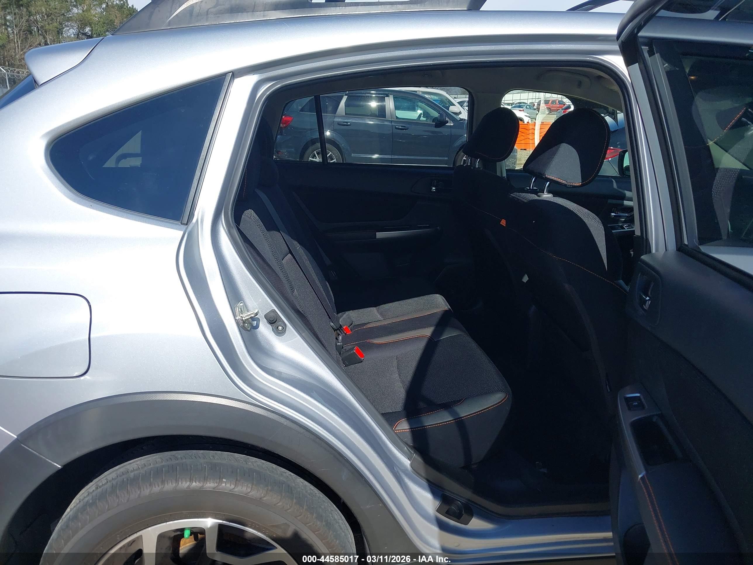 SUBARU CROSSTREK image 8