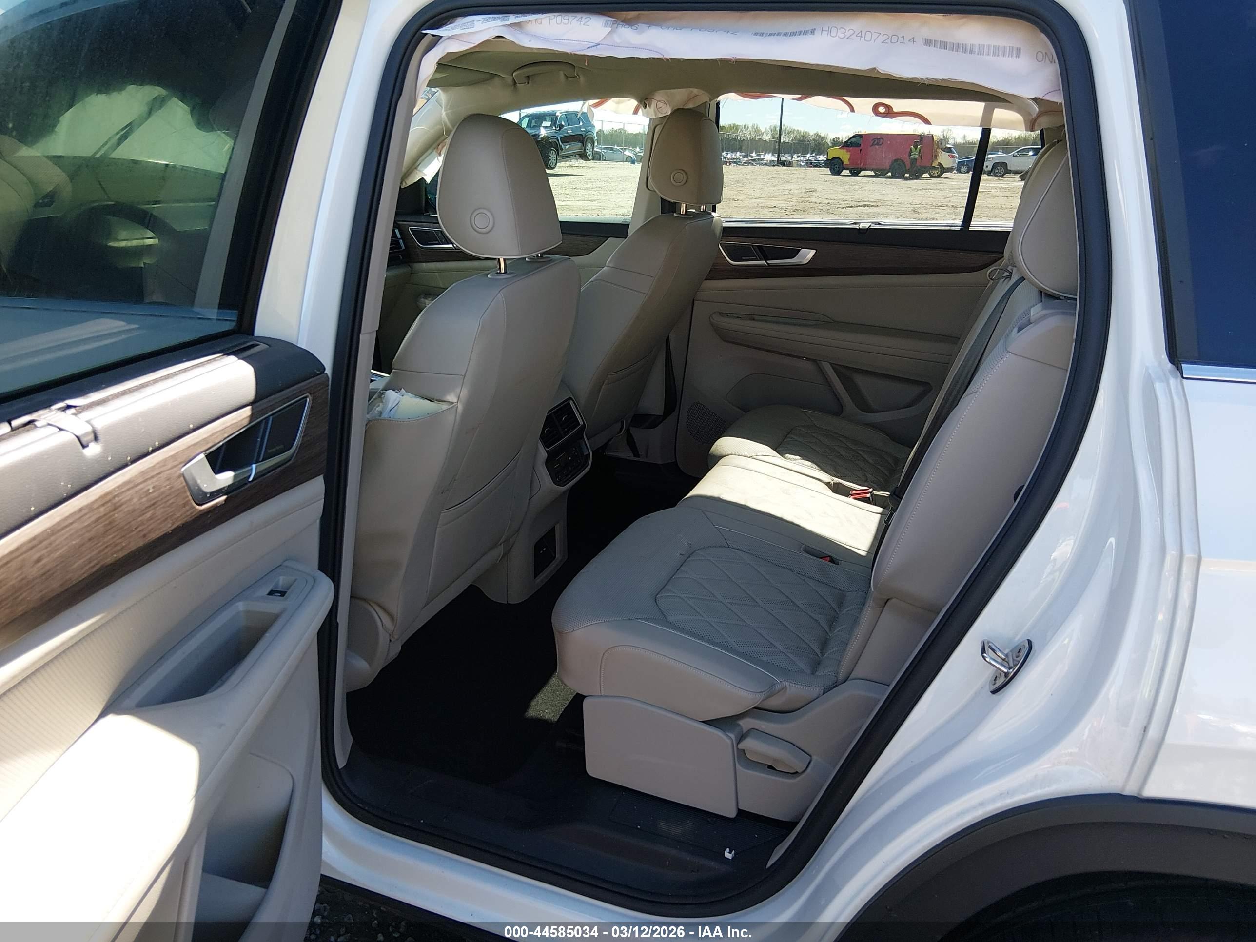 VOLKSWAGEN ATLAS image 8