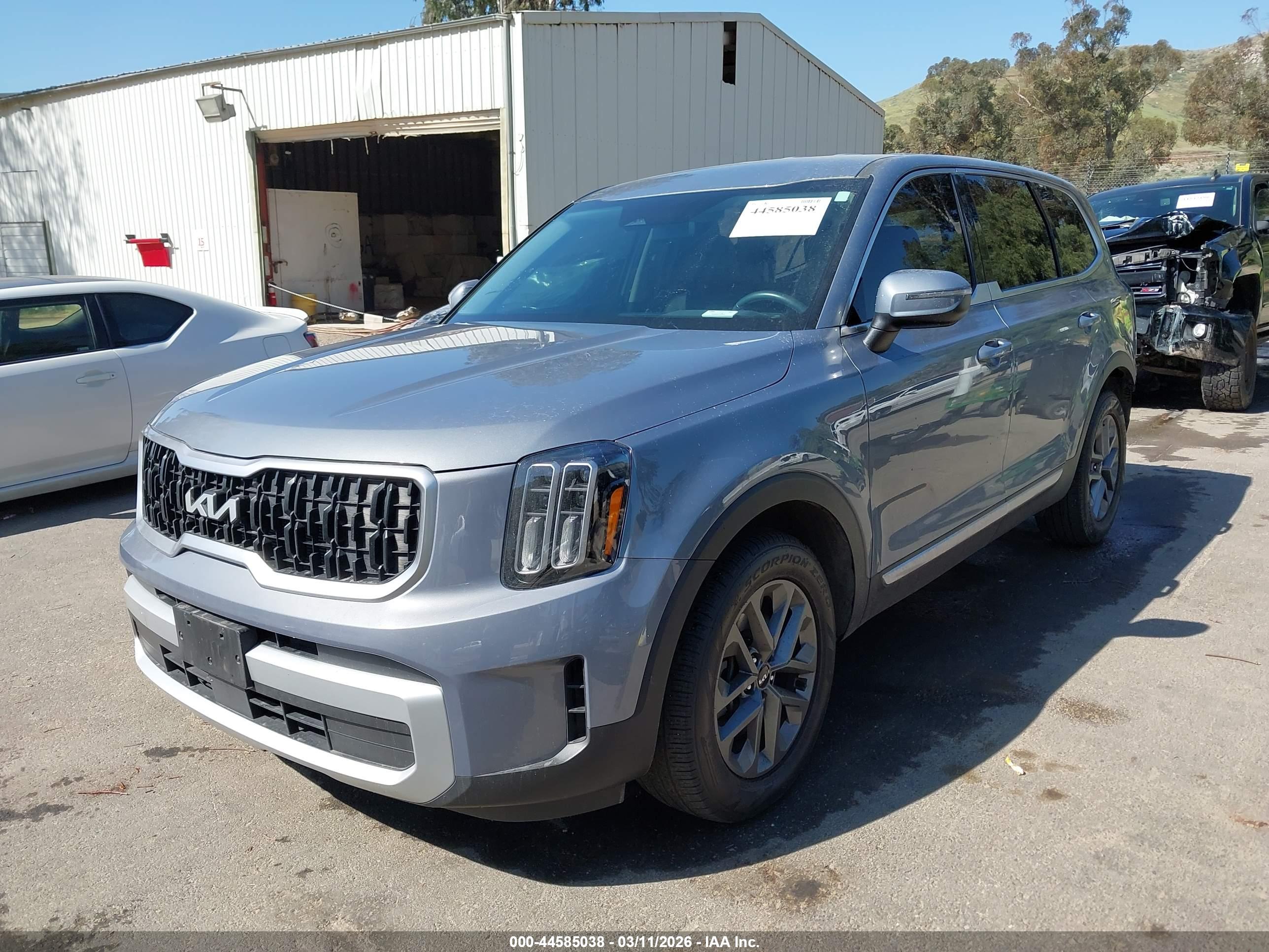 KIA TELLURIDE image 2