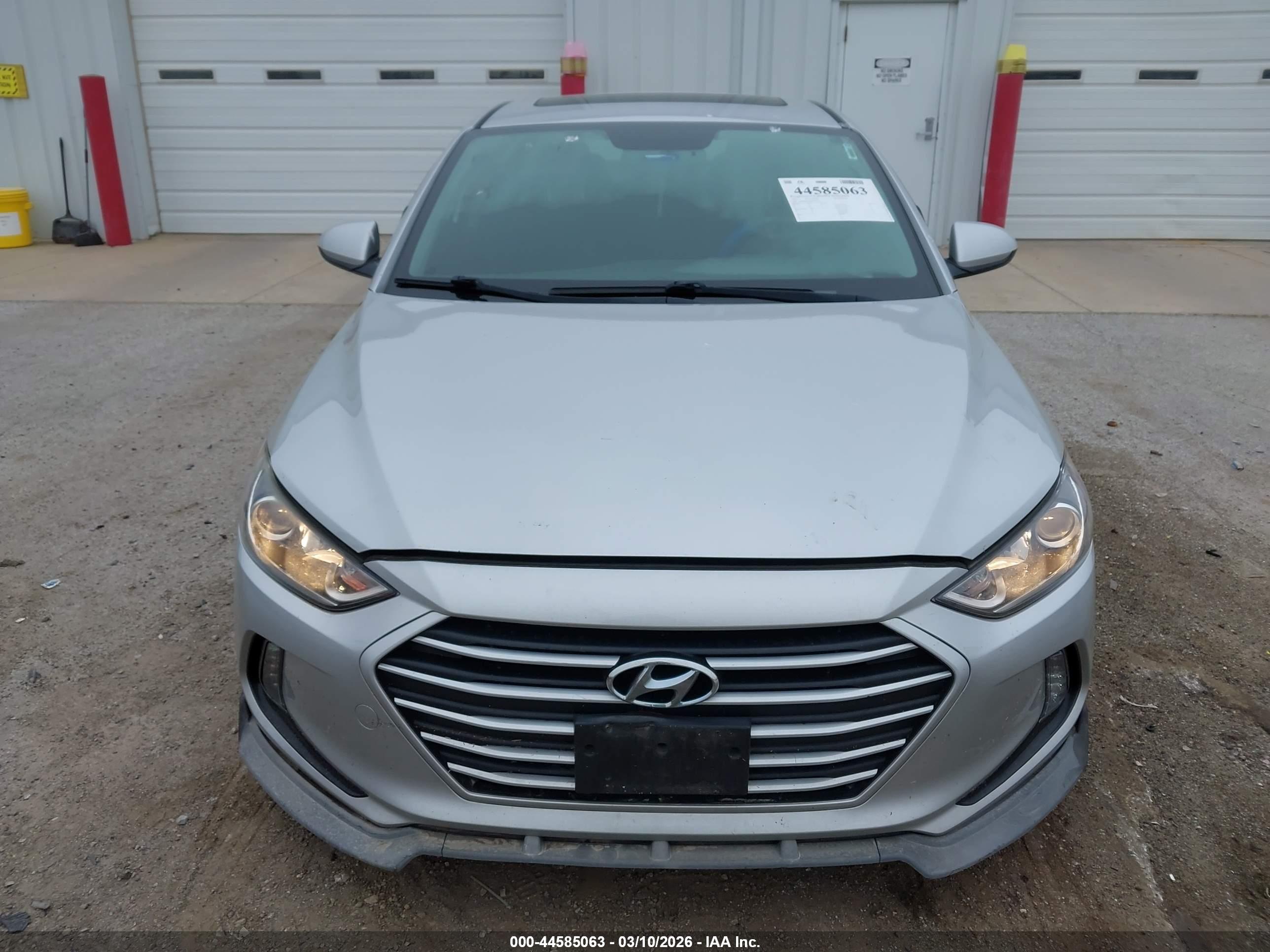 HYUNDAI ELANTRA image 6