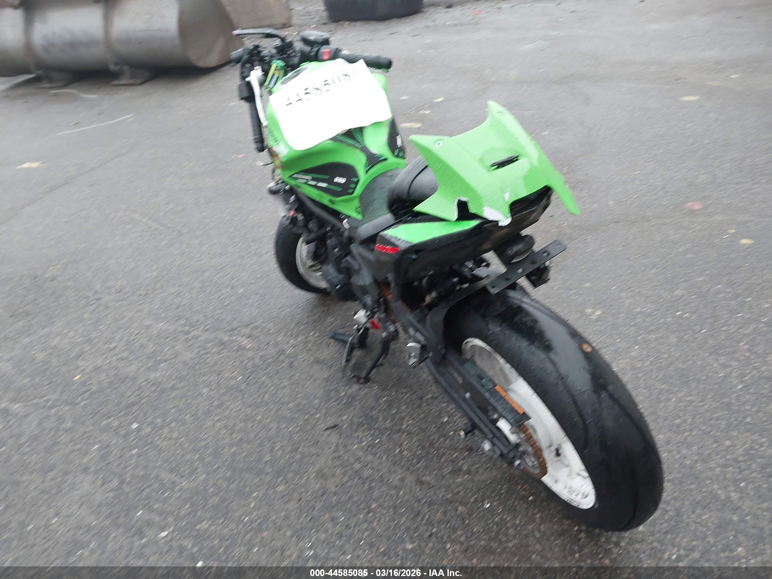 KAWASAKI EX650 image 3