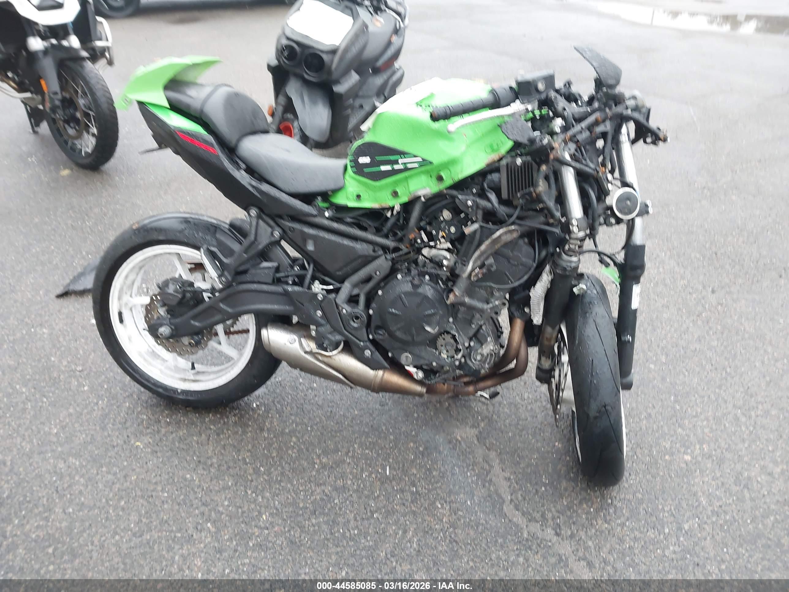 KAWASAKI EX650 image 8