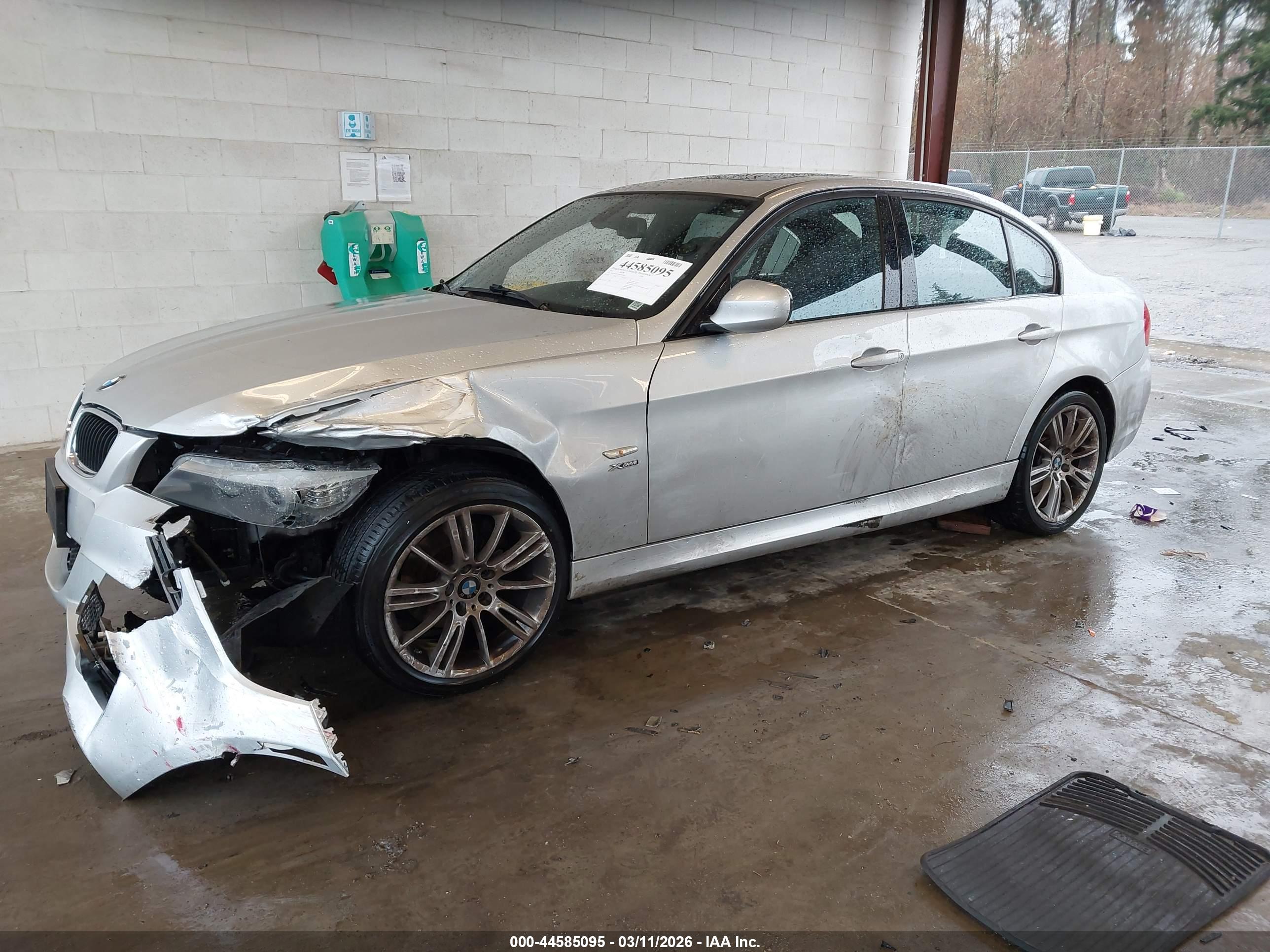 BMW 328I image 2