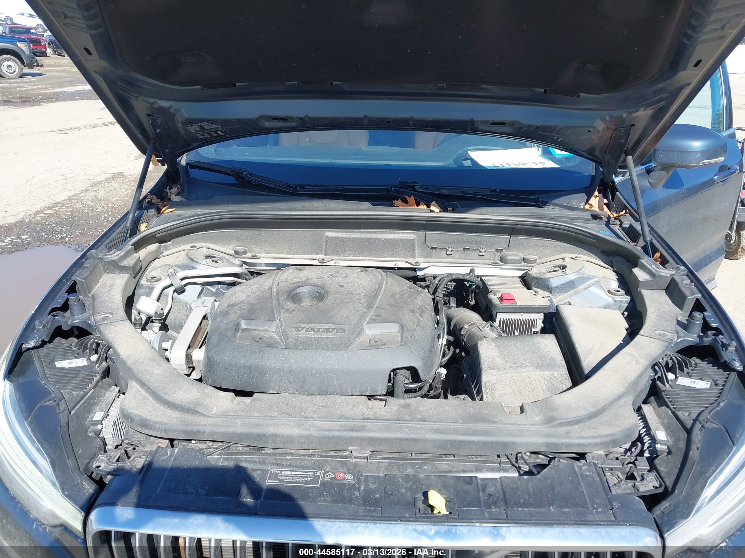 VOLVO XC60 image 10
