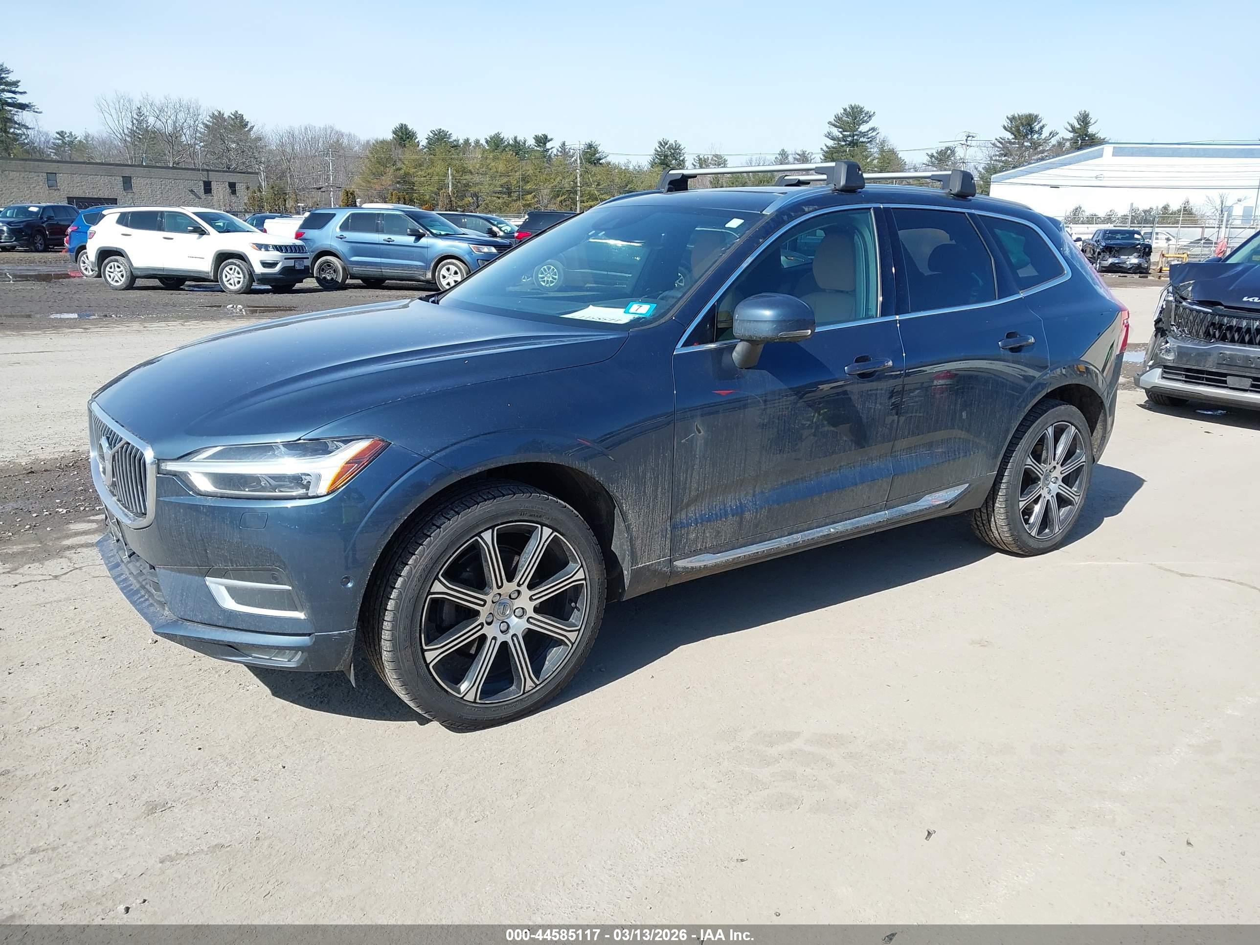 VOLVO XC60 image 2