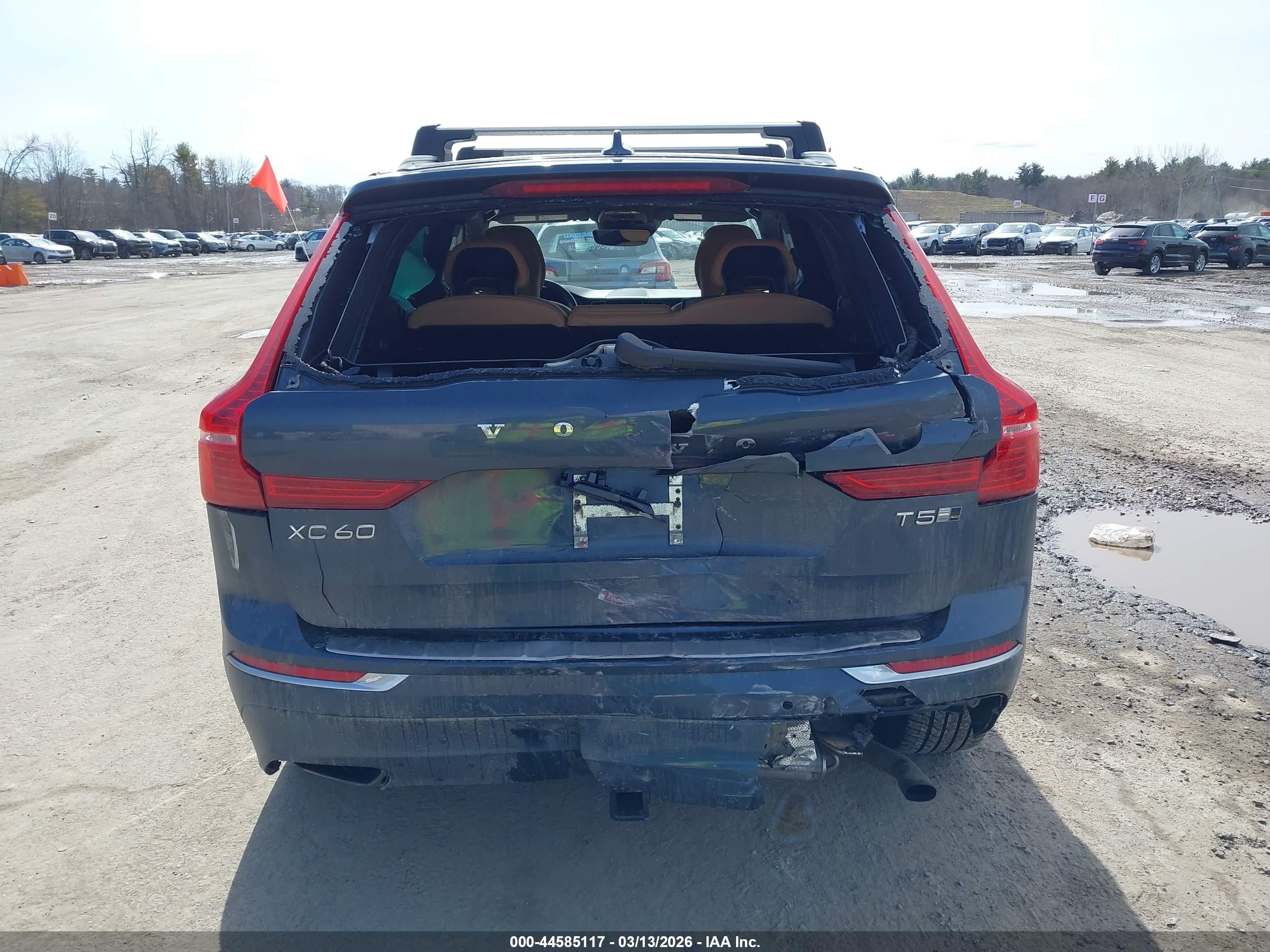 VOLVO XC60 image 6
