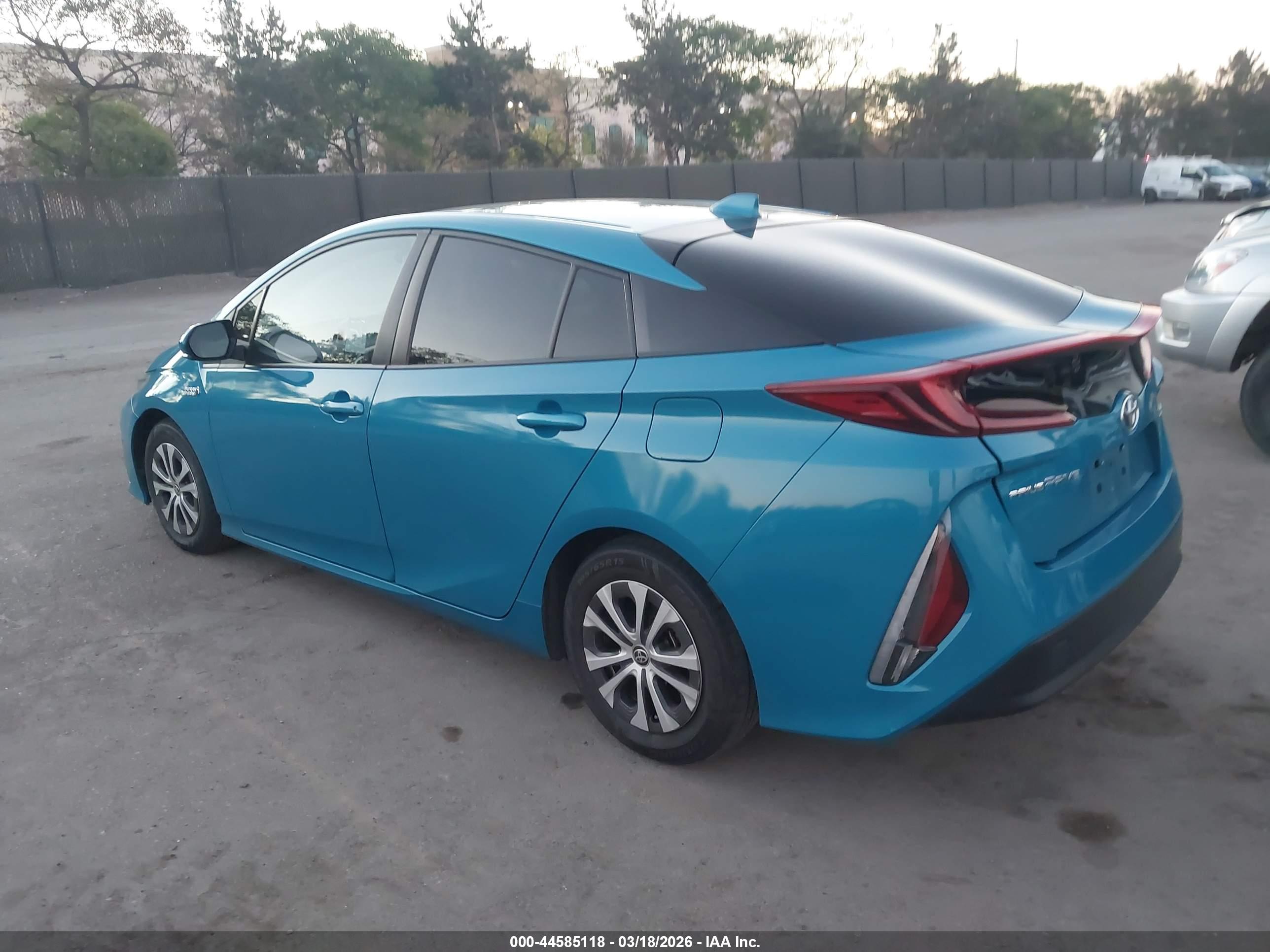 TOYOTA PRIUS image 3