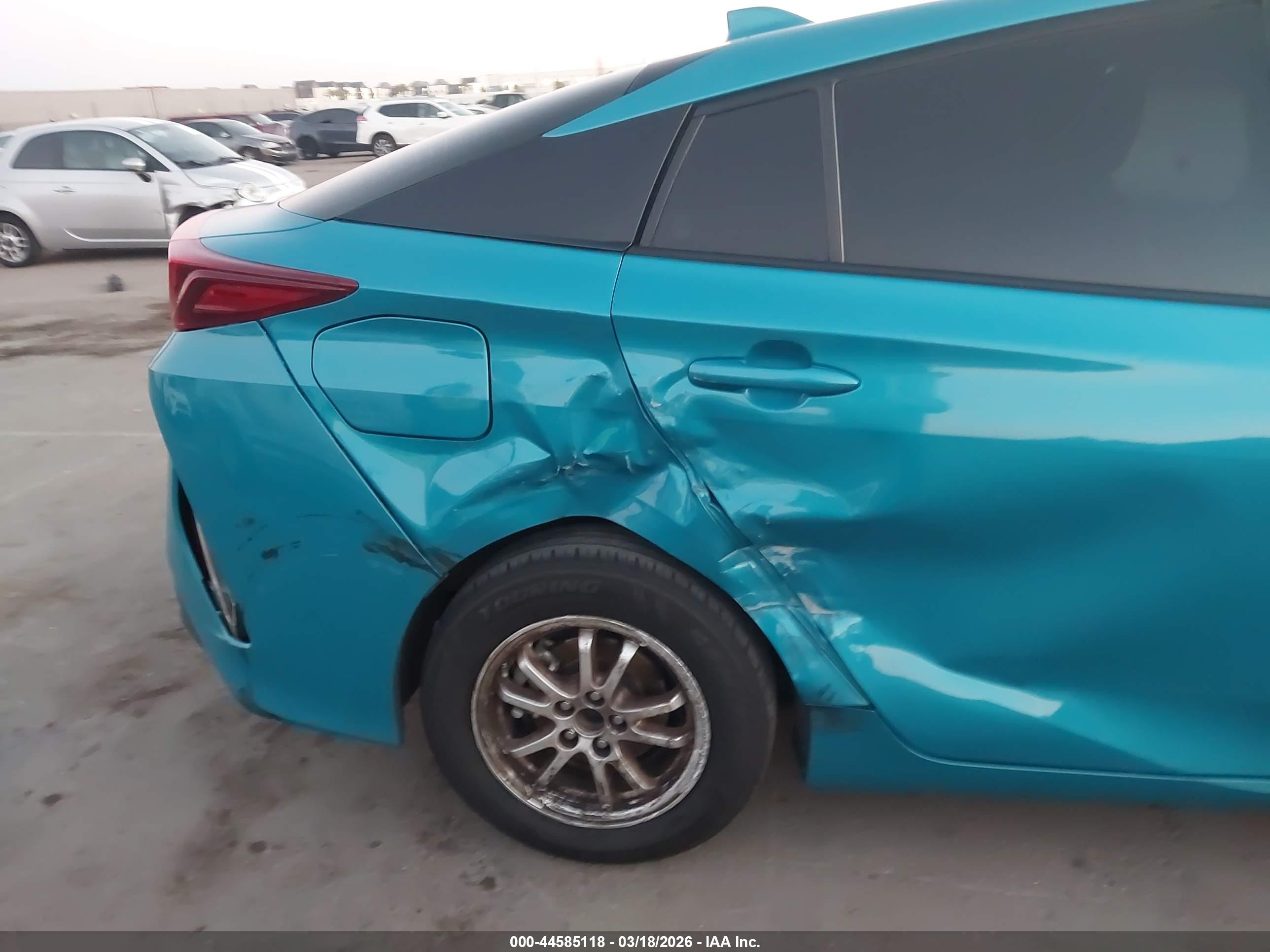 TOYOTA PRIUS image 6