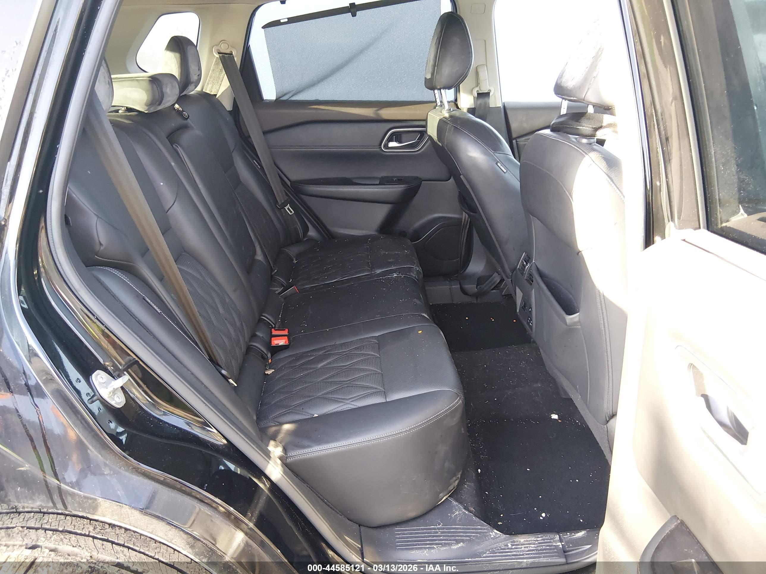 NISSAN ROGUE image 8