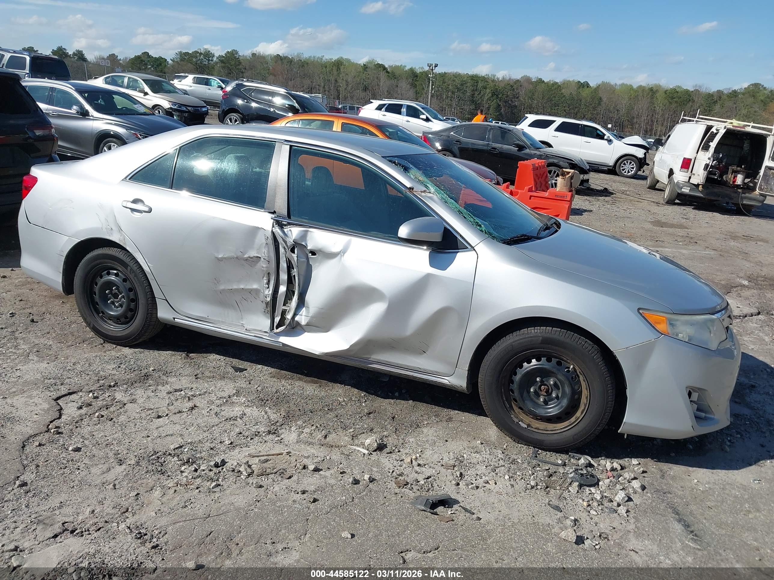 TOYOTA CAMRY image 6