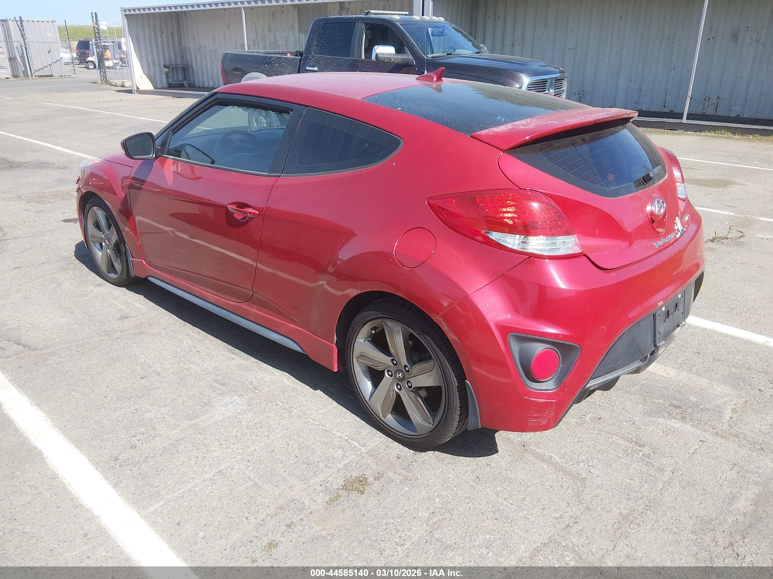 HYUNDAI VELOSTER image 3