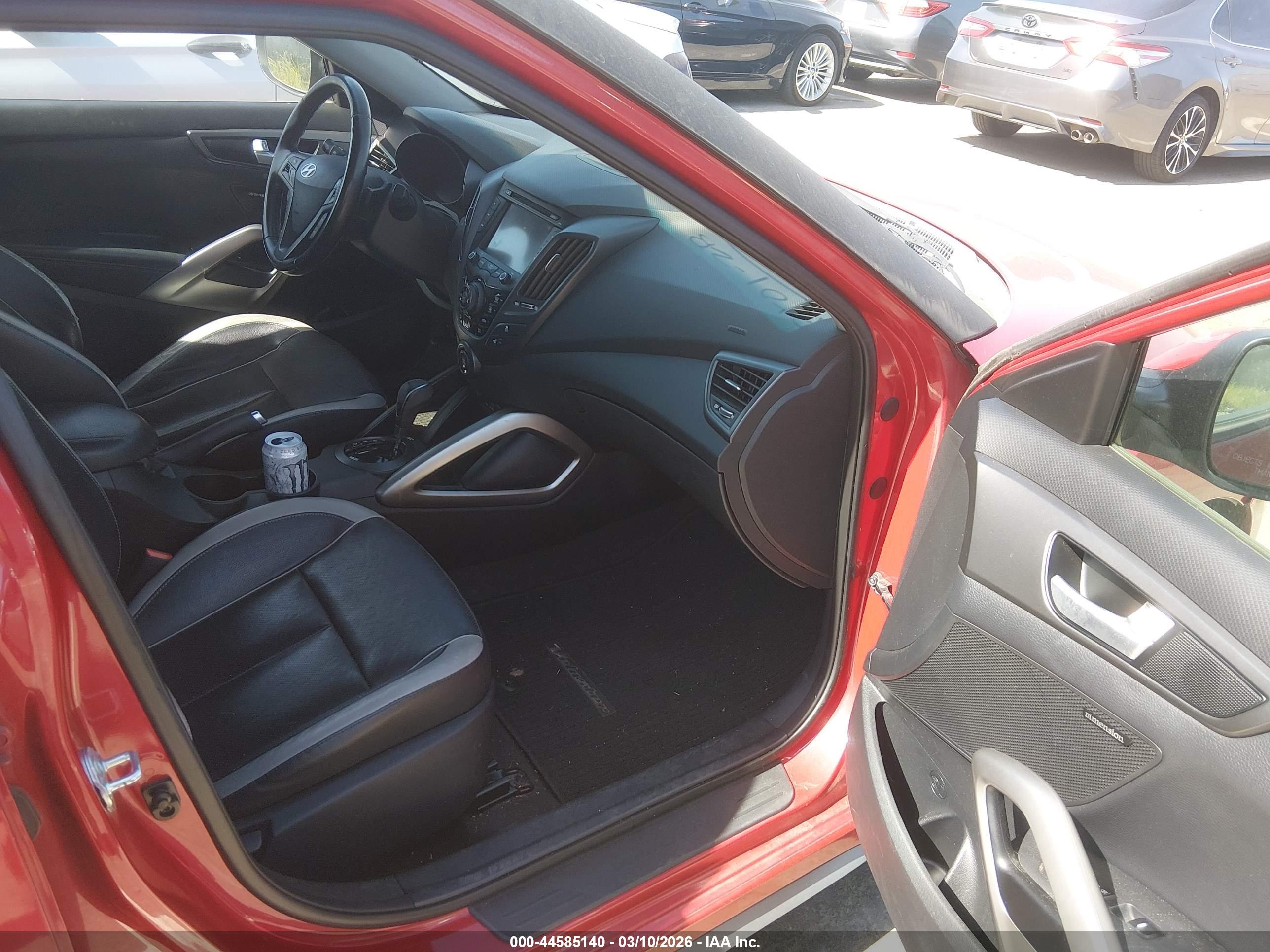HYUNDAI VELOSTER image 5