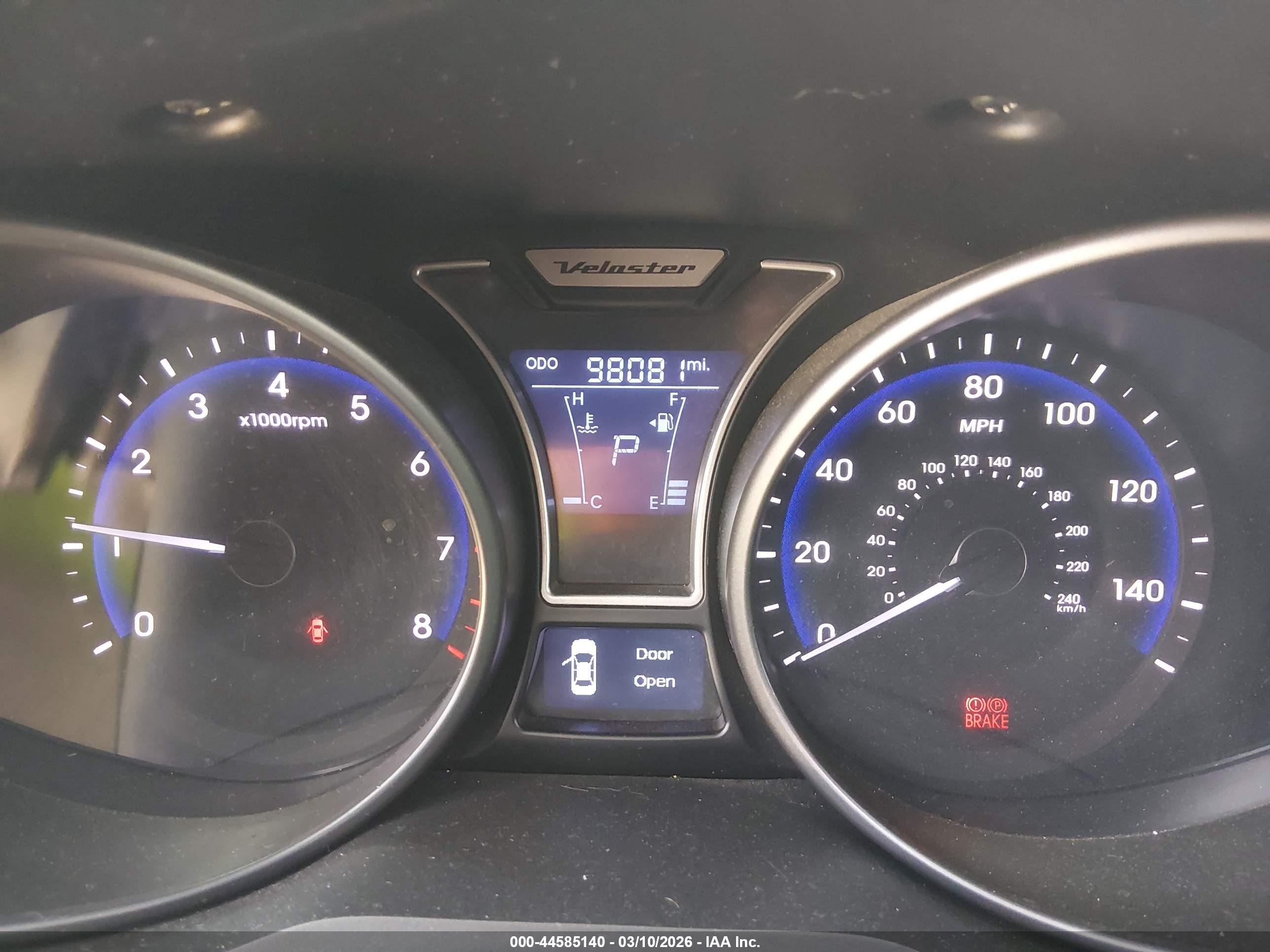 HYUNDAI VELOSTER image 7