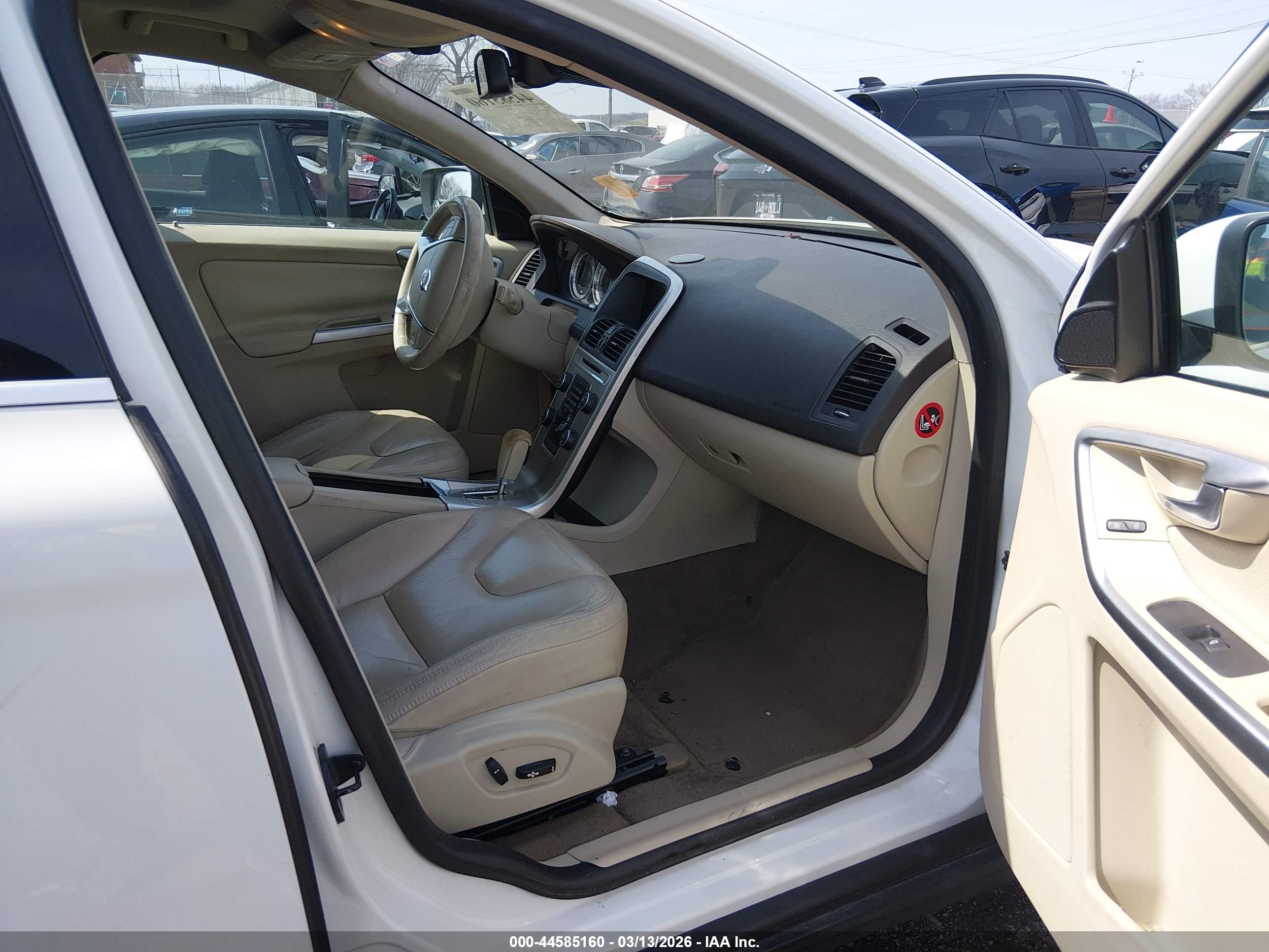 VOLVO XC60 image 5