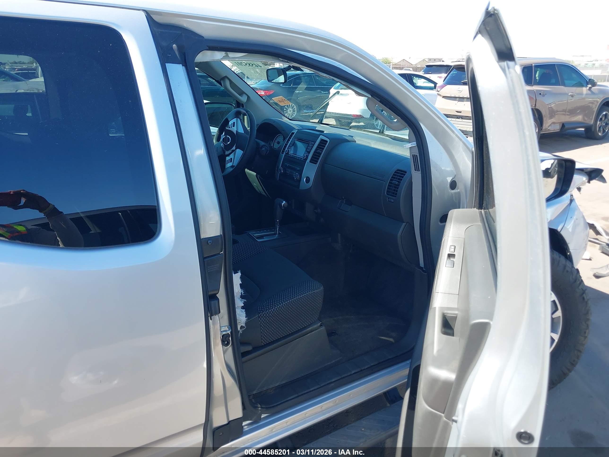 NISSAN FRONTIER image 5