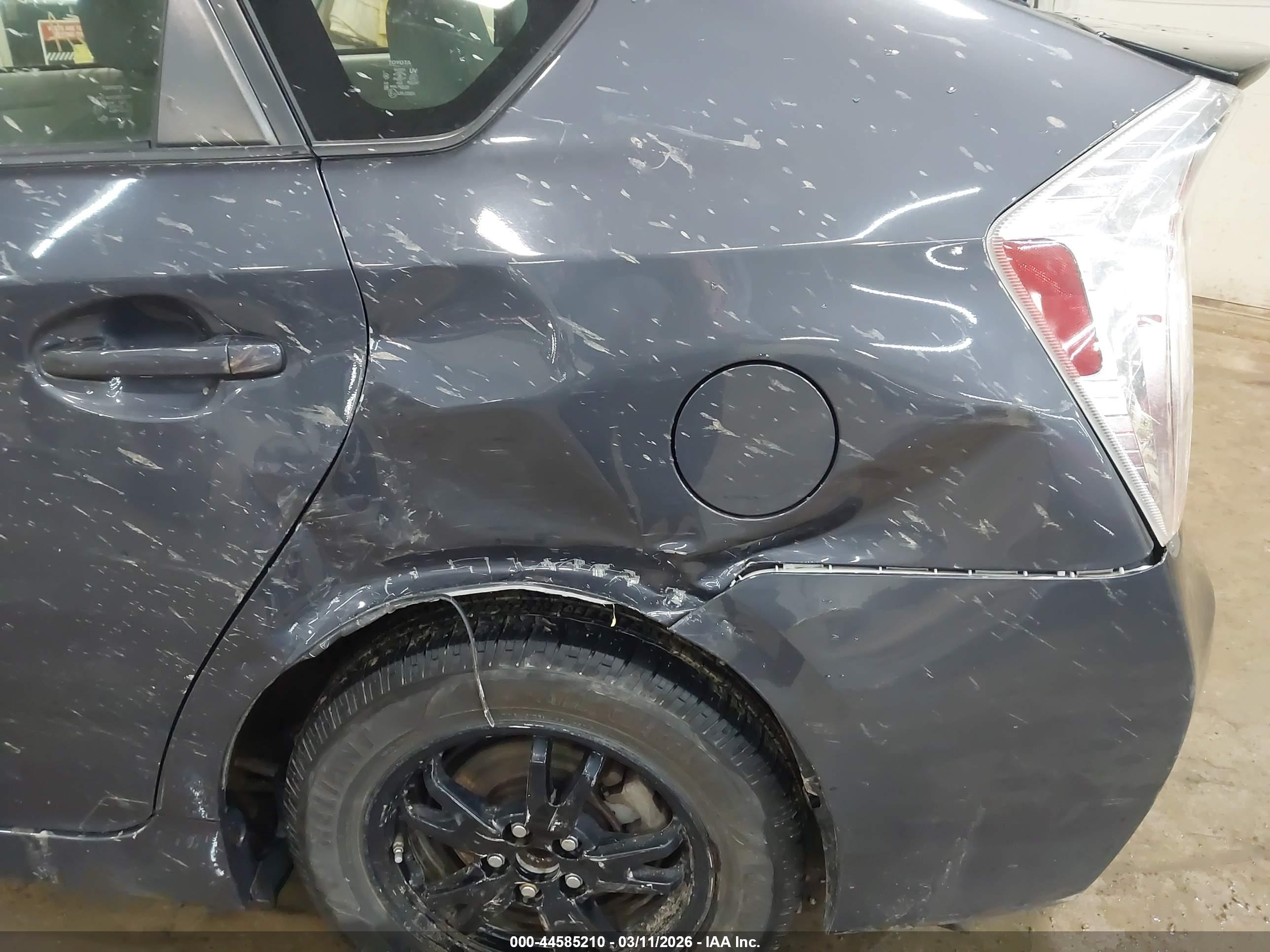 TOYOTA PRIUS image 6