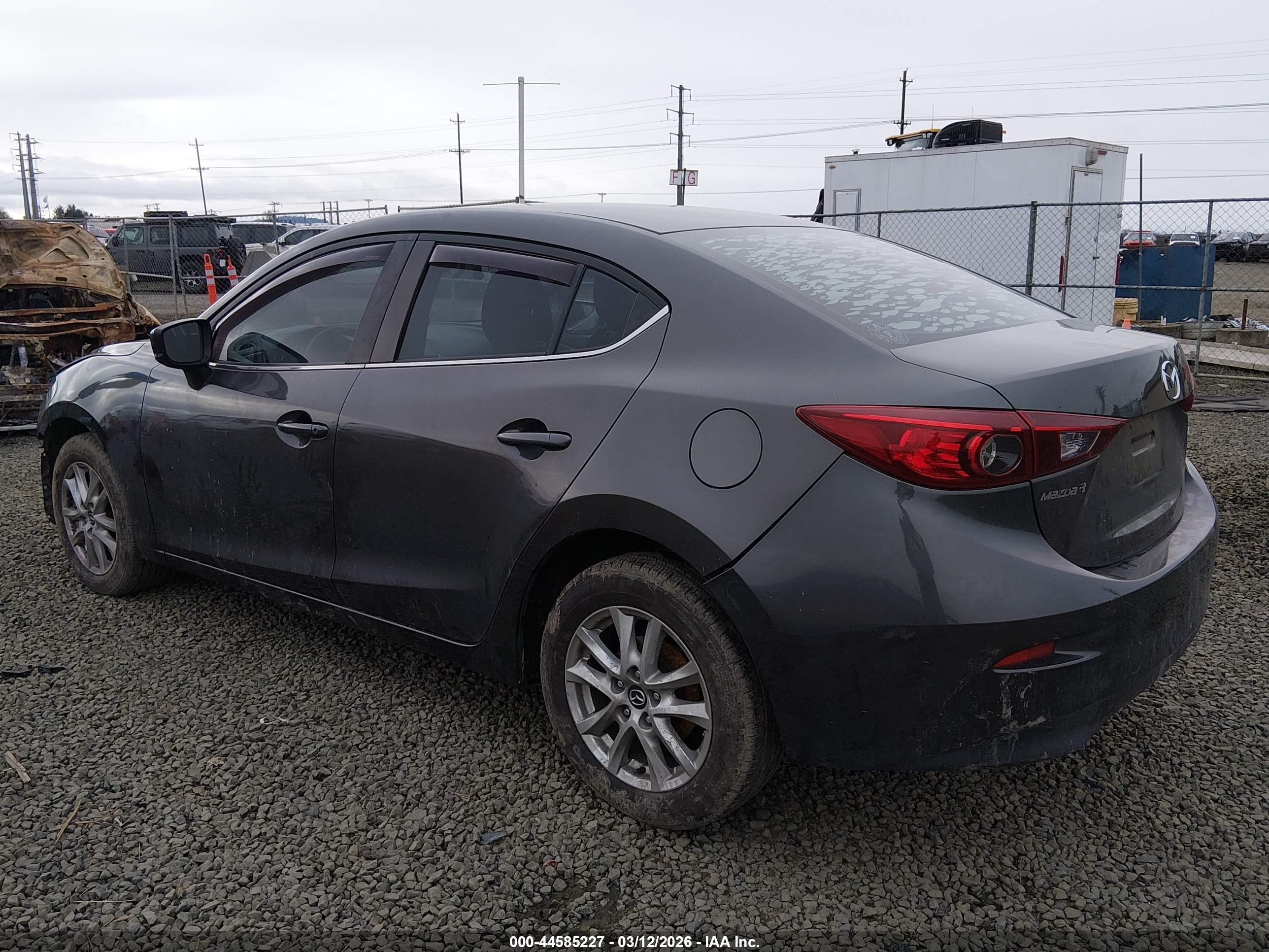 MAZDA MAZDA3 image 3