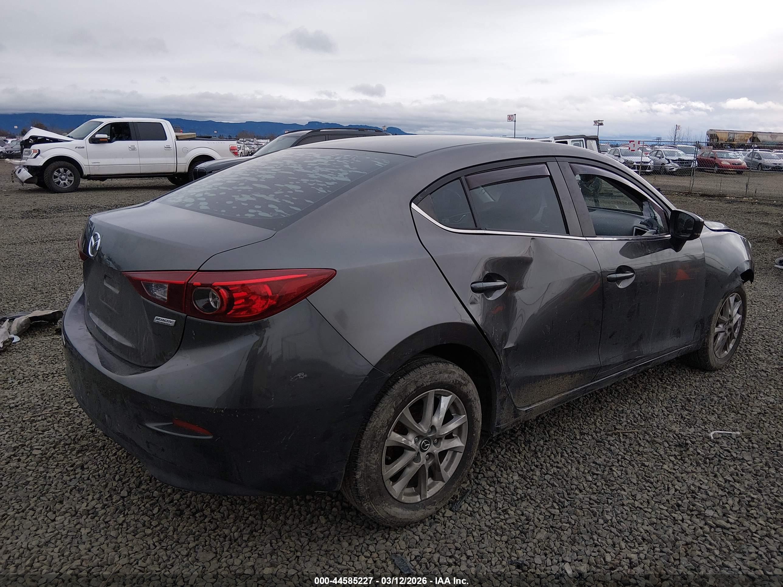 MAZDA MAZDA3 image 4