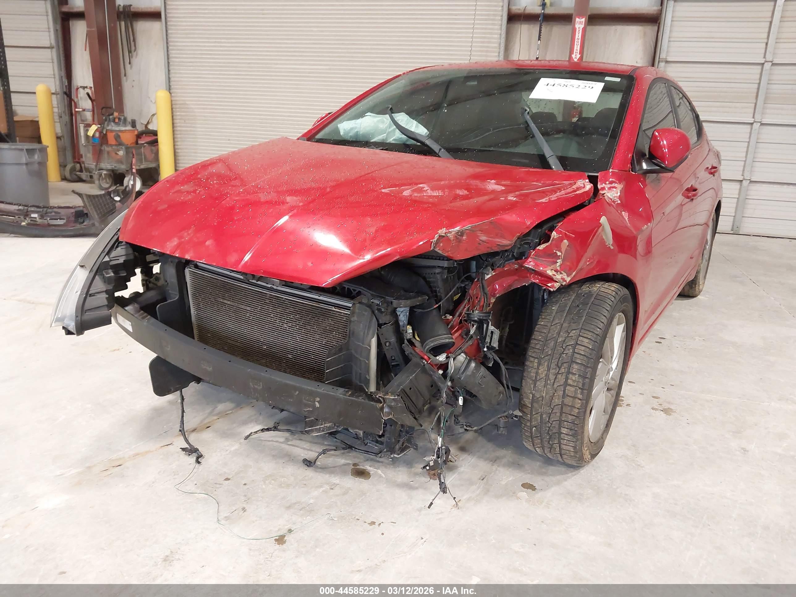 HYUNDAI ELANTRA image 6