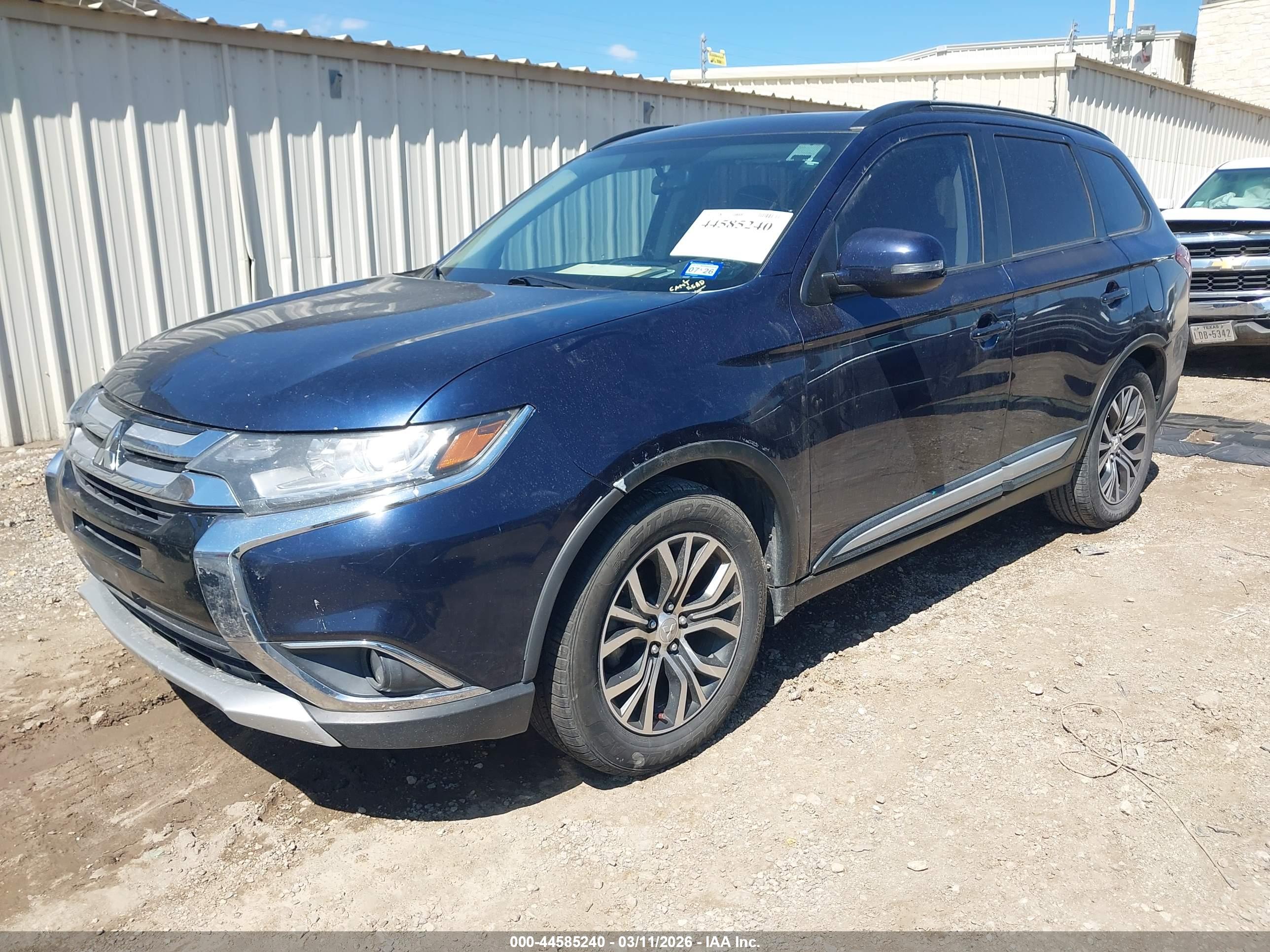 MITSUBISHI OUTLANDER image 2