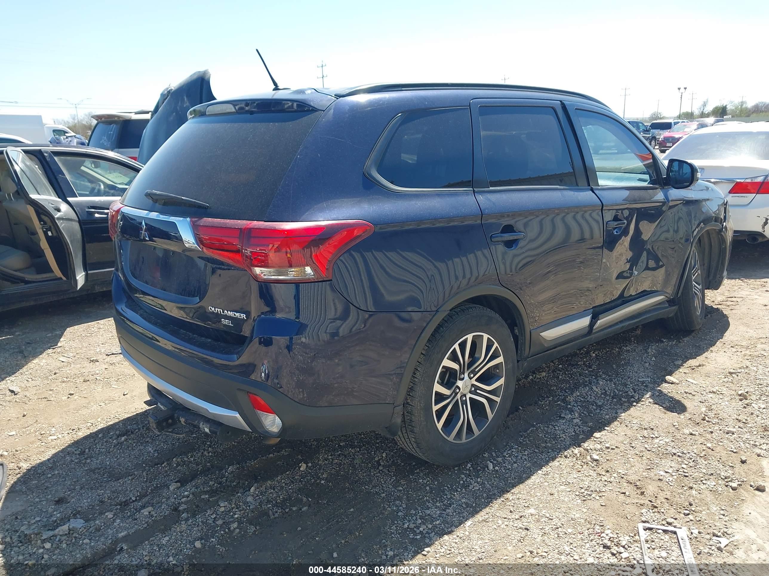 MITSUBISHI OUTLANDER image 4