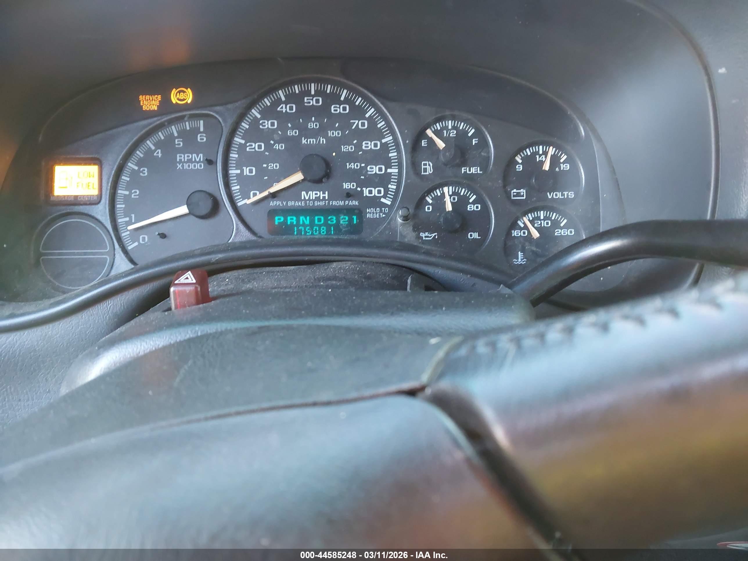 CHEVROLET SILVERADO image 7