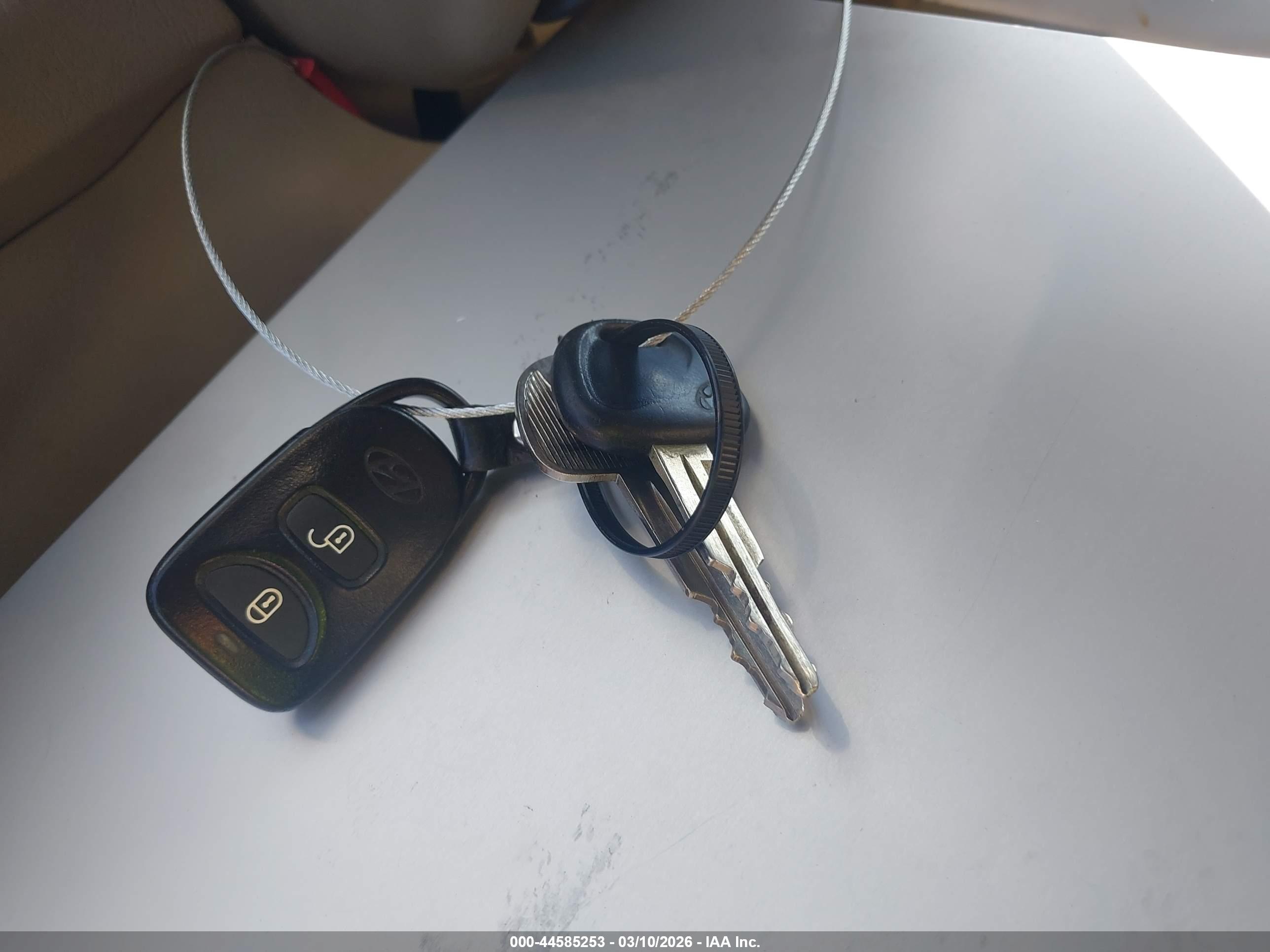 HYUNDAI TUCSON image 11