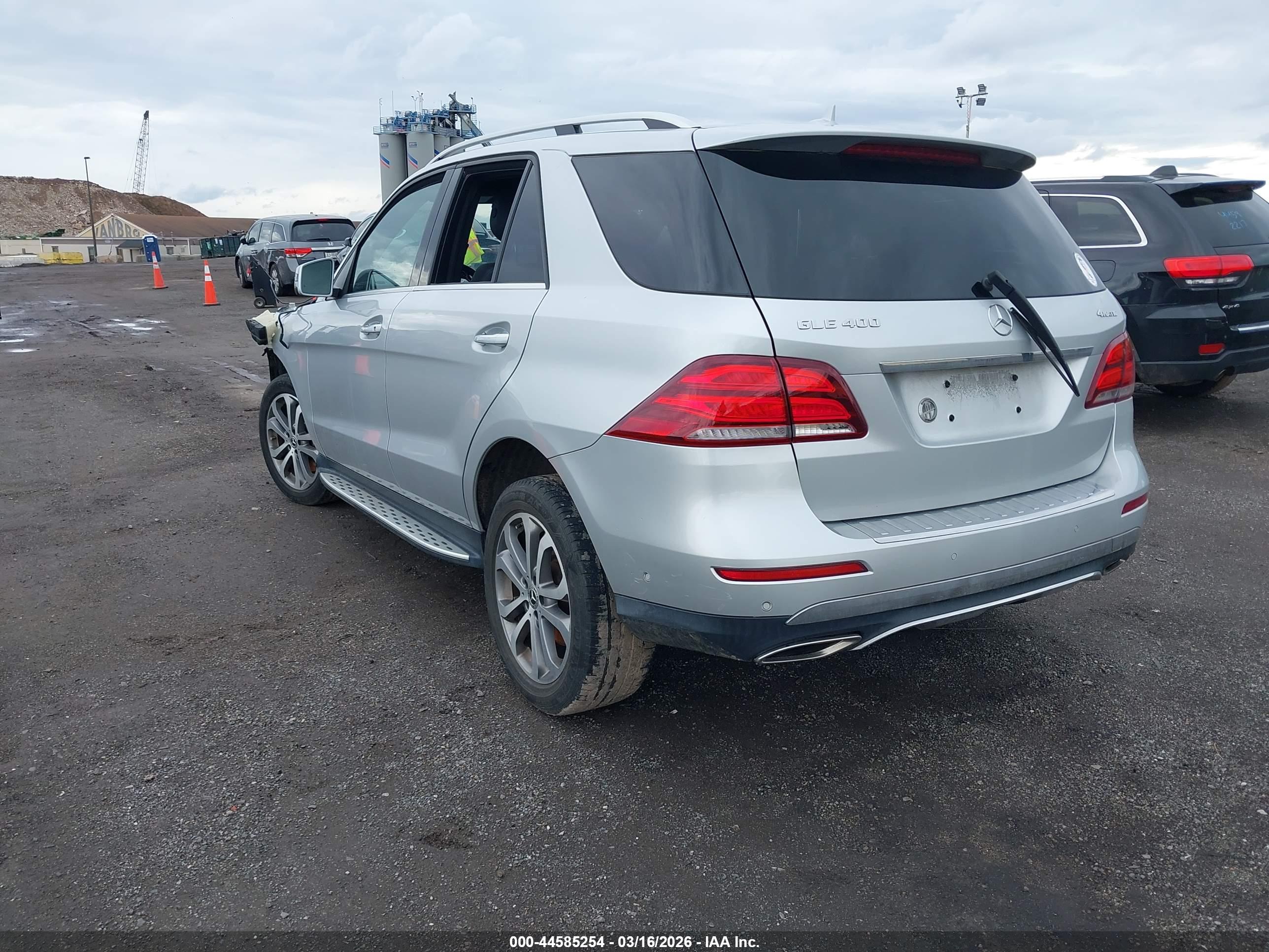 MERCEDES-BENZ GLE image 3