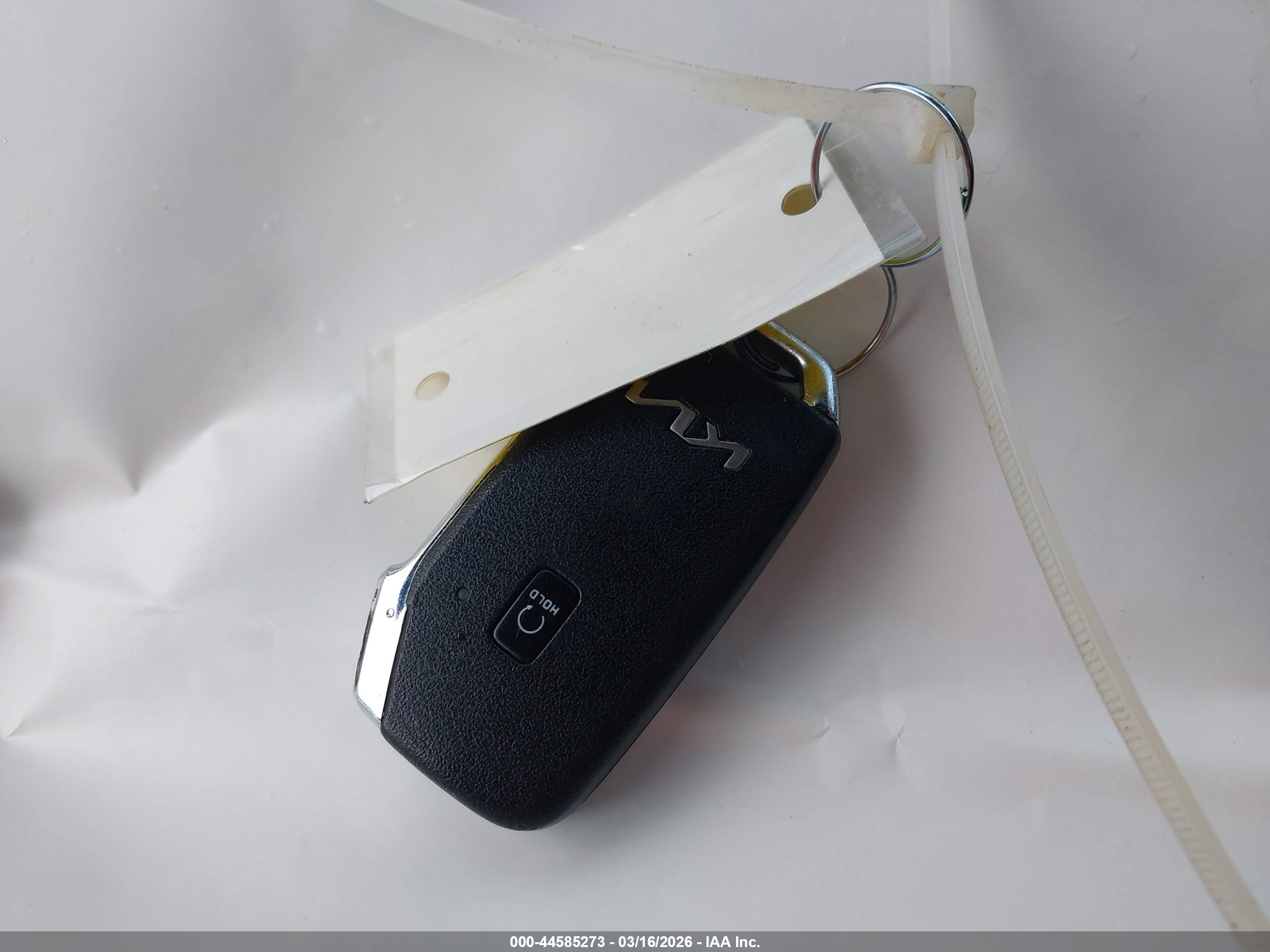 KIA K5 image 11