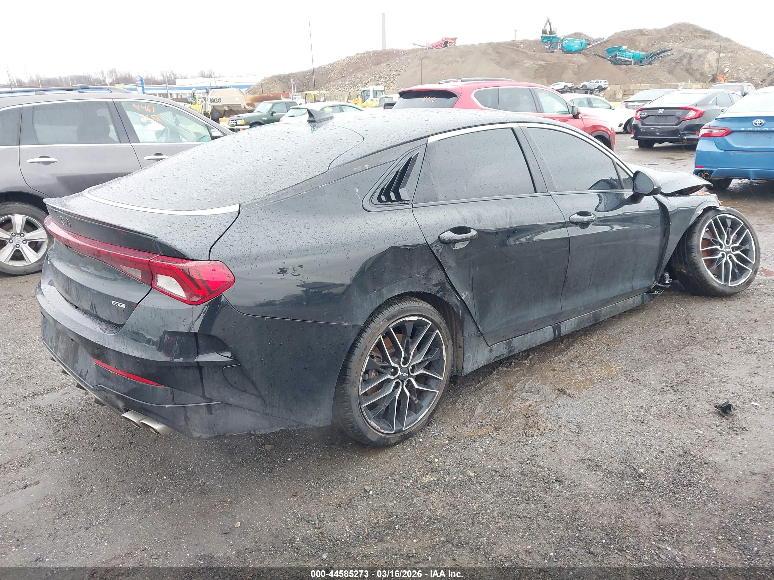 KIA K5 image 4