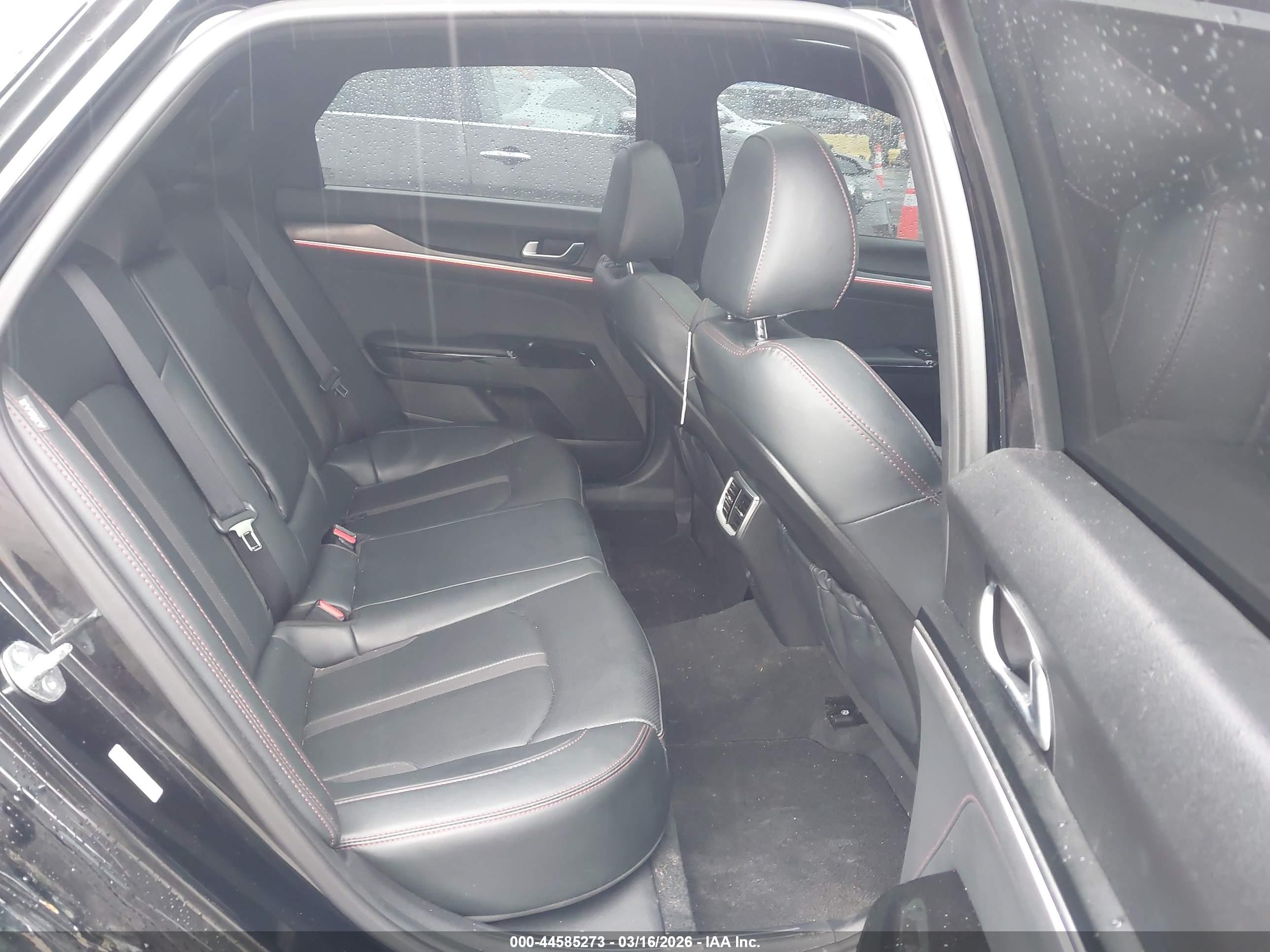 KIA K5 image 8