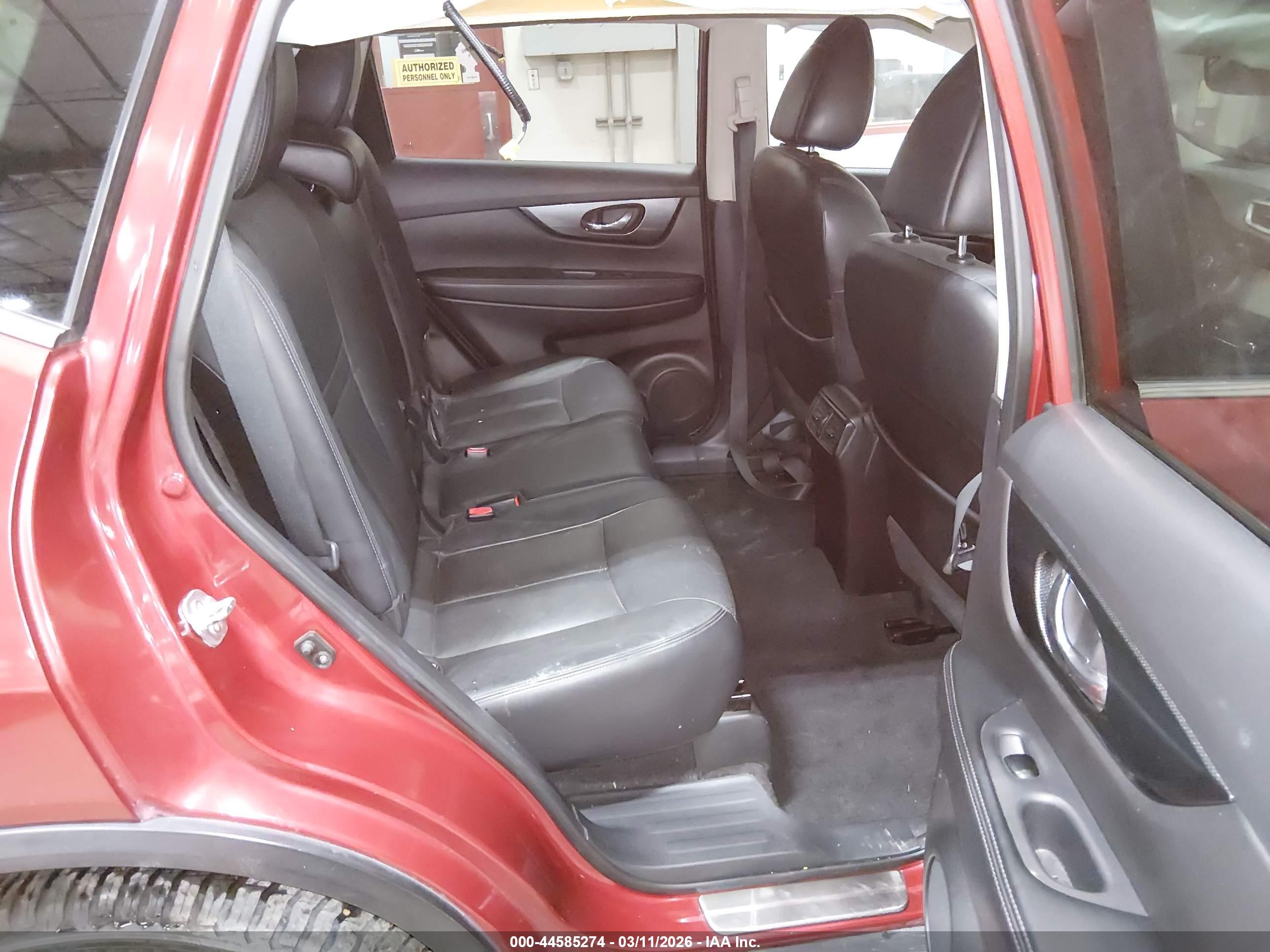 NISSAN ROGUE image 8