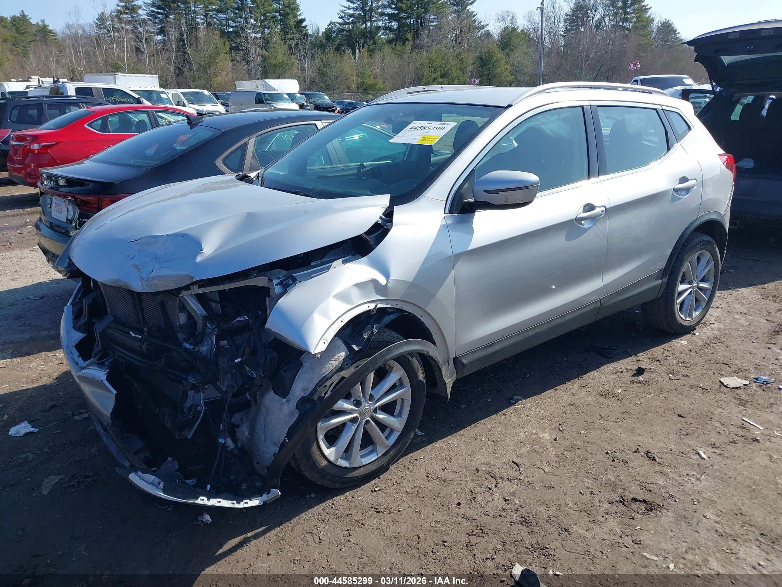 NISSAN ROGUE image 2