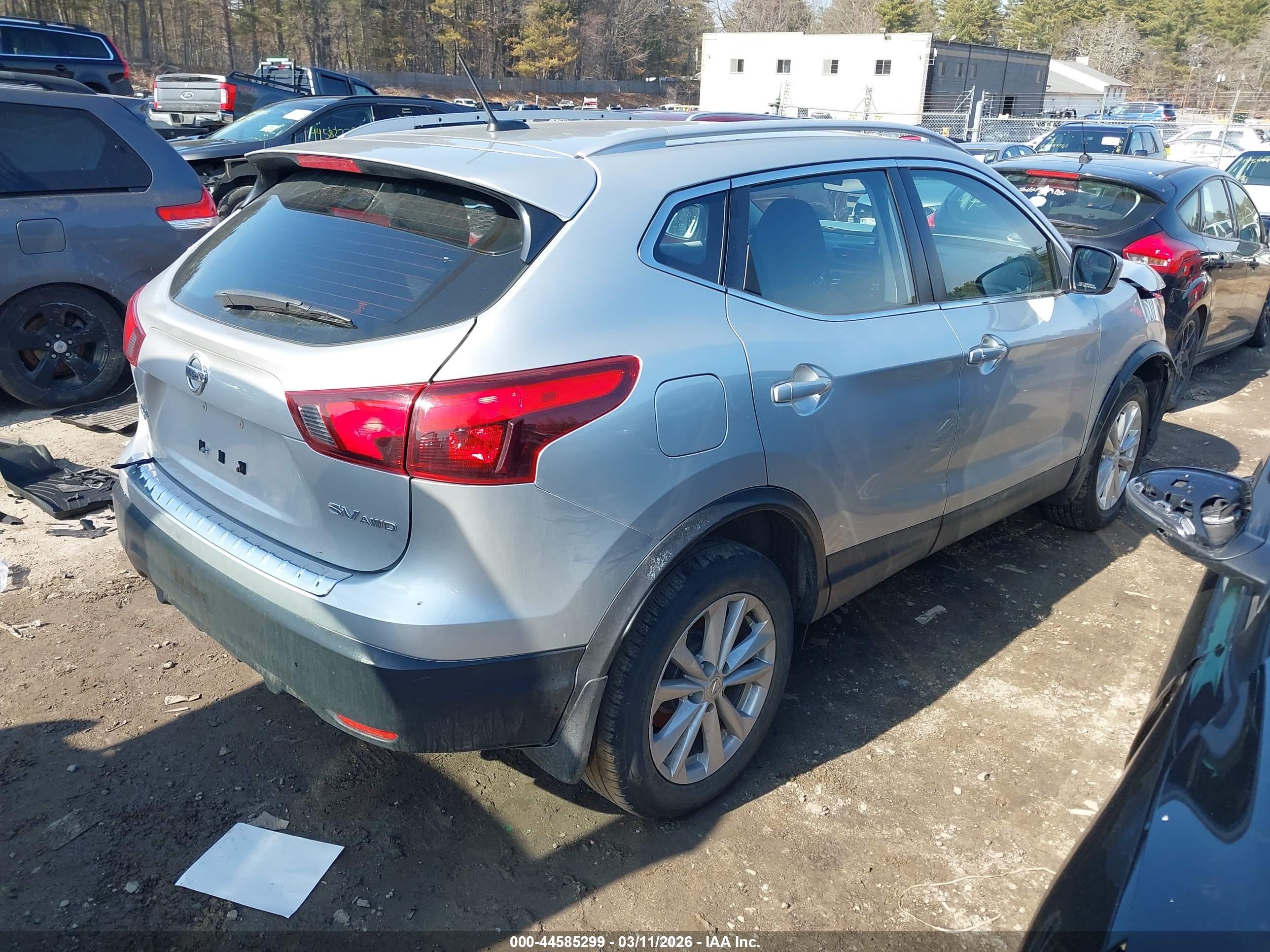 NISSAN ROGUE image 4